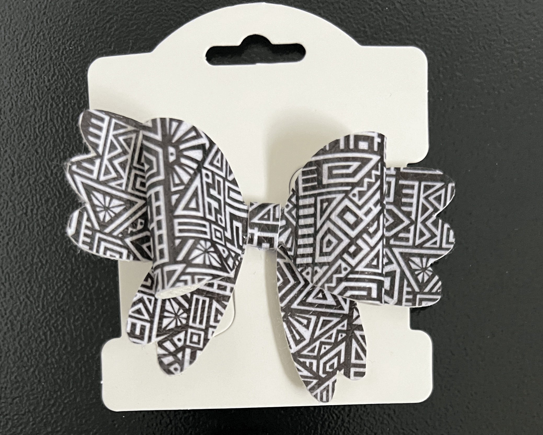 Black and White Retro Hair Clip