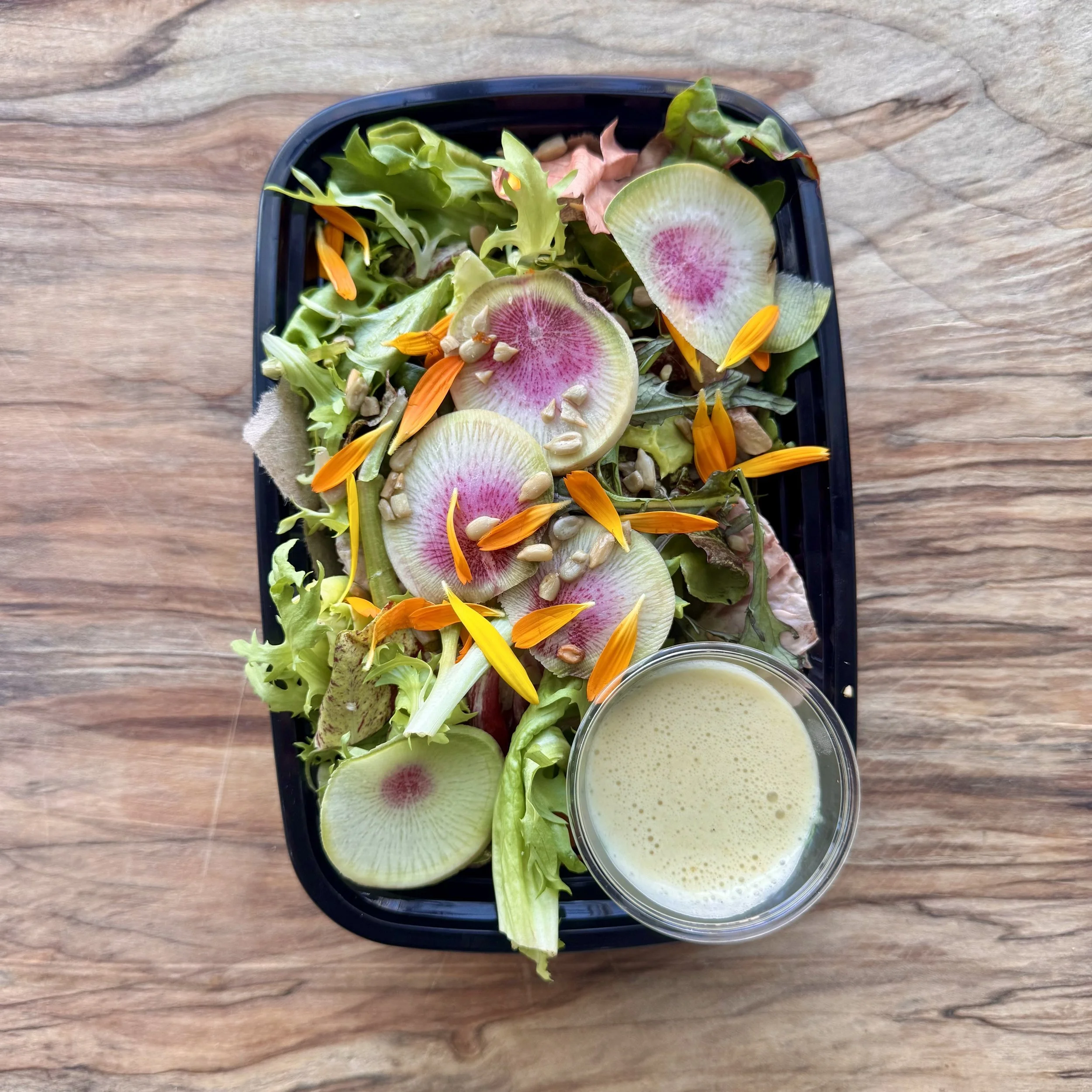 FRESH GREEN SEASONAL SALAD