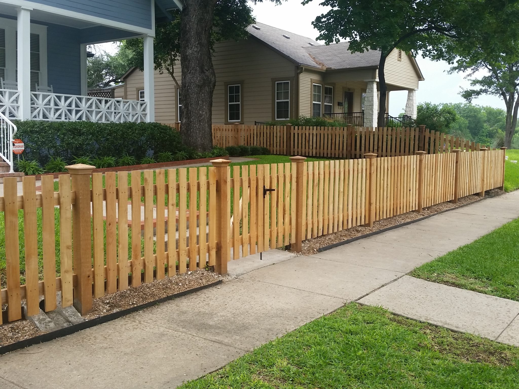 four-foot-custom-picket-style-fence.jpg
