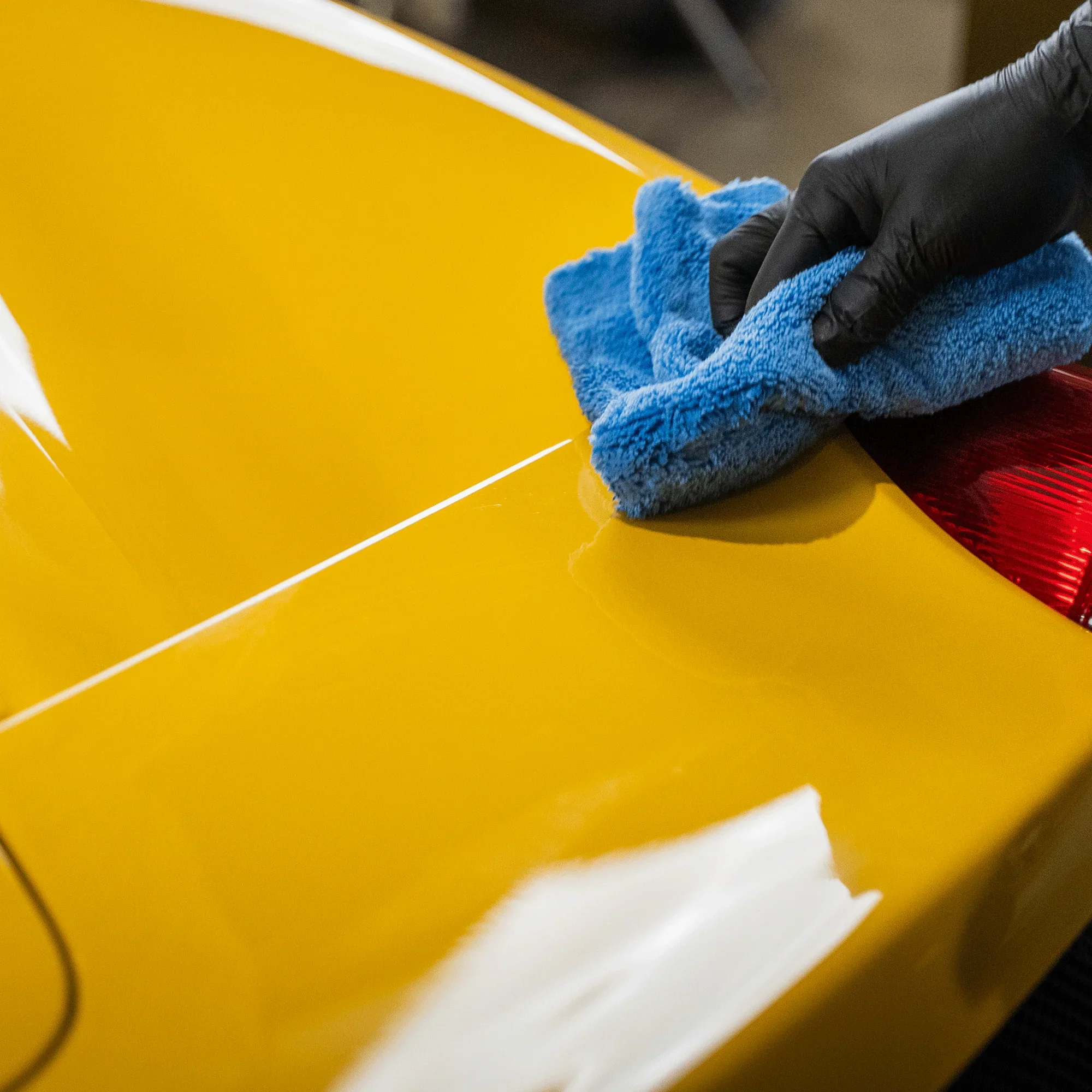 malco-automotive-90-showroom-shine-spray-wax-1148934846.webp