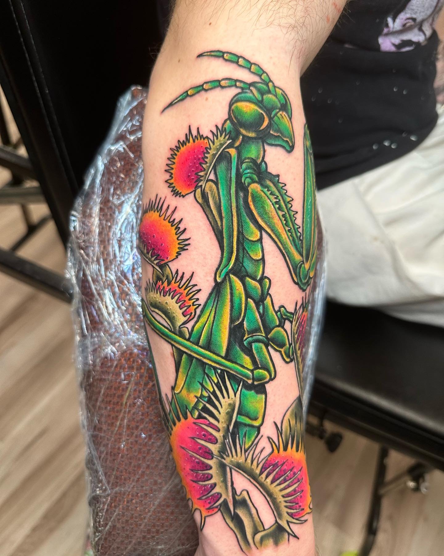 Did this rad #prayingmantis and #venusflytrap tattoo today. Background to come at a later date. Got time to fill through this month and next. Hit the line to get in where you fit in. Done with exclusively @familytraditionsupply and @steadfasttattoosu