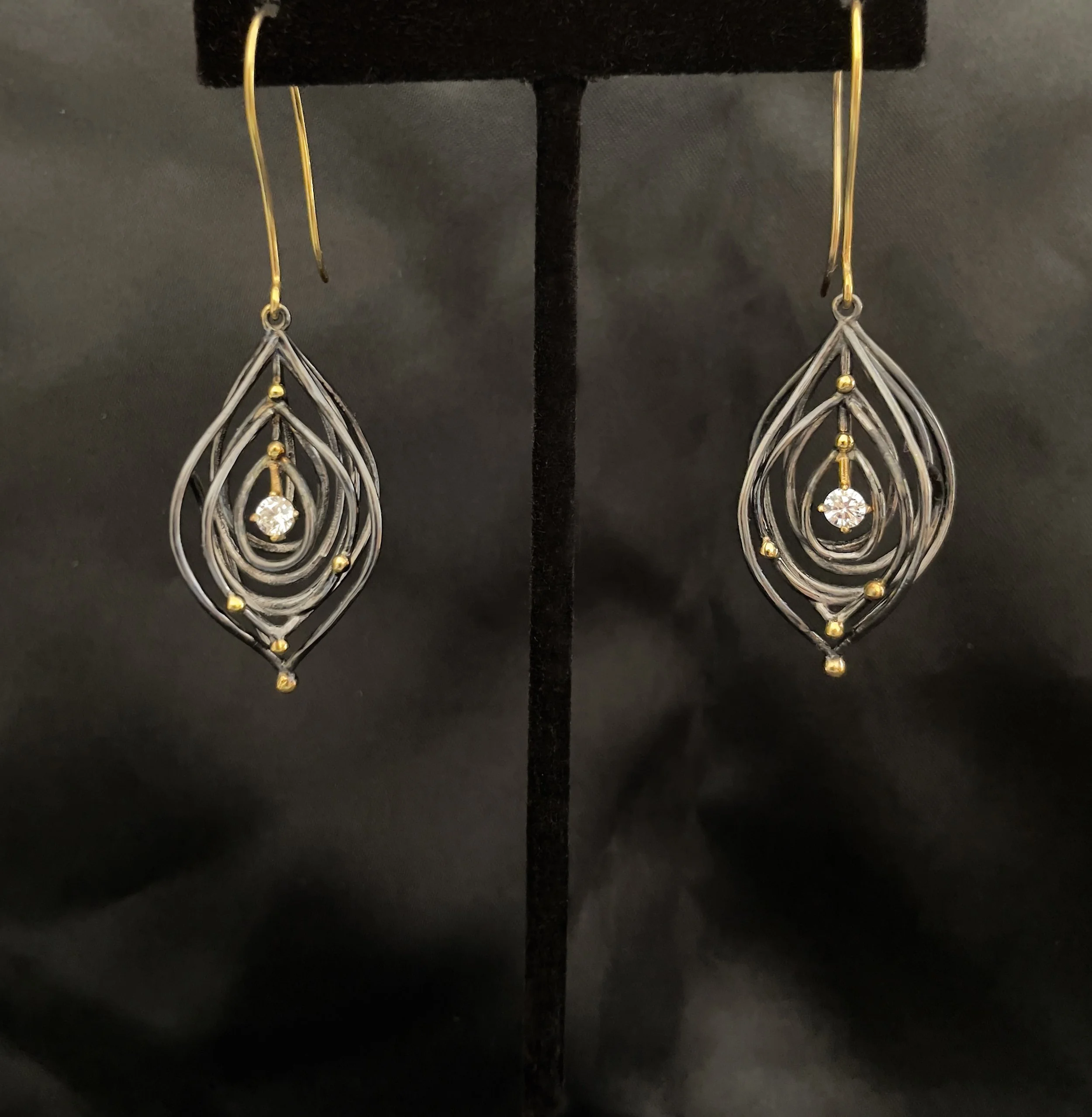 ECHO LOOP EARRINGS