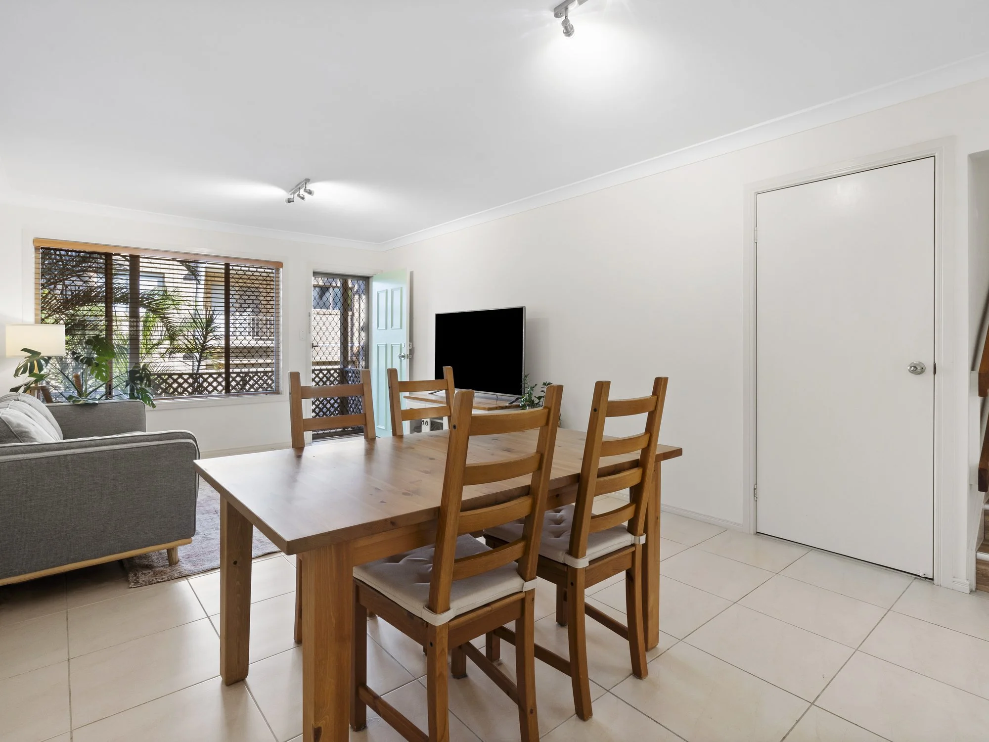 009_Open2view_ID960022-3_17_Margaret_Street.jpg