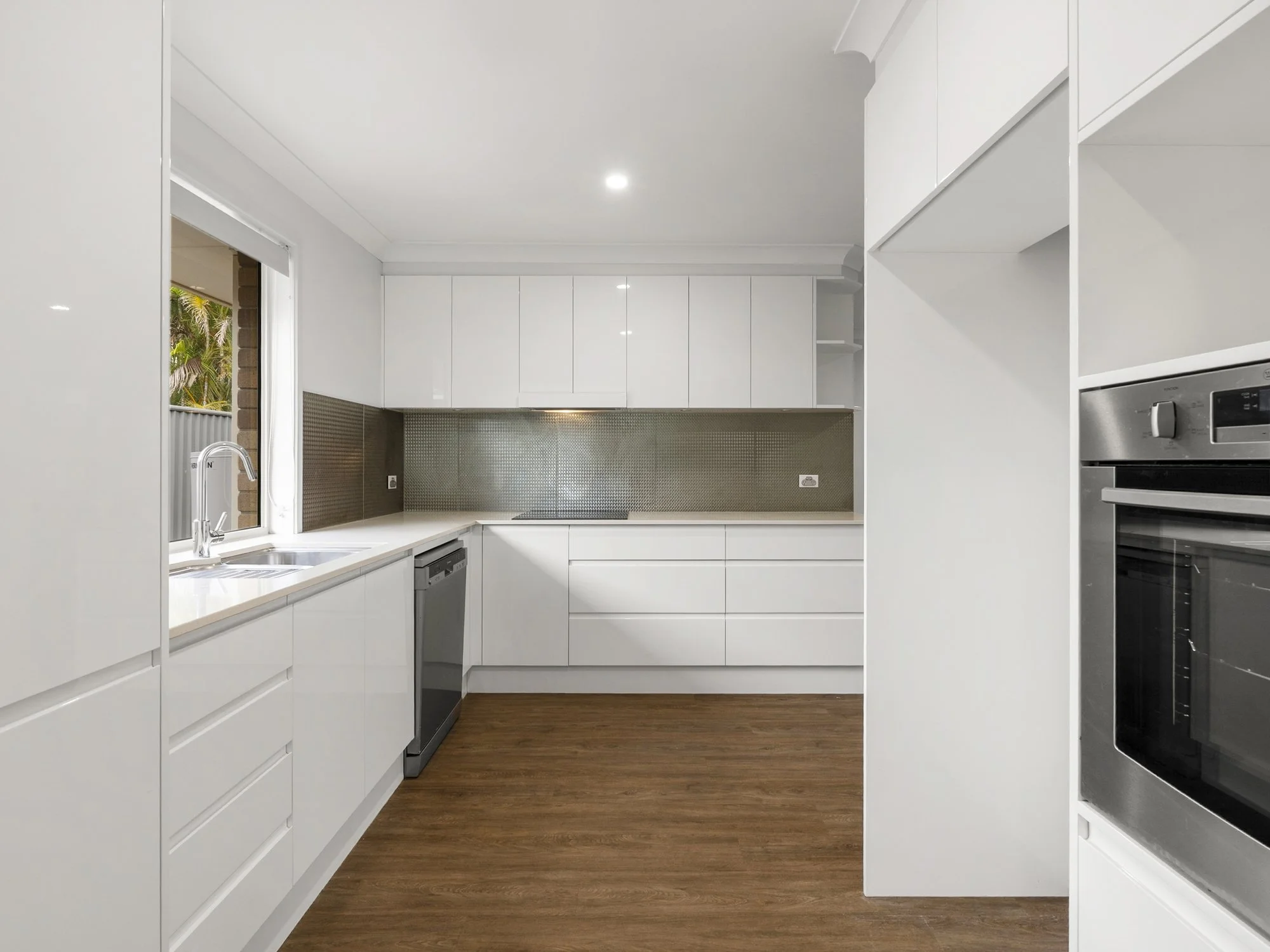 006_Open2view_ID975477-2_2_Honeymyrtle_Drive.jpg