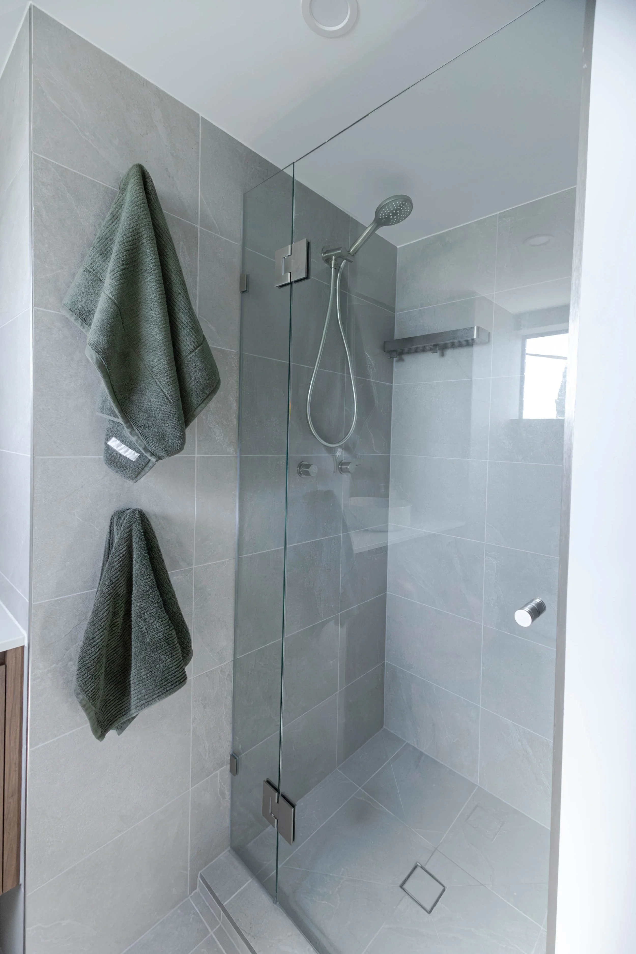 Woolloowin Bathroom