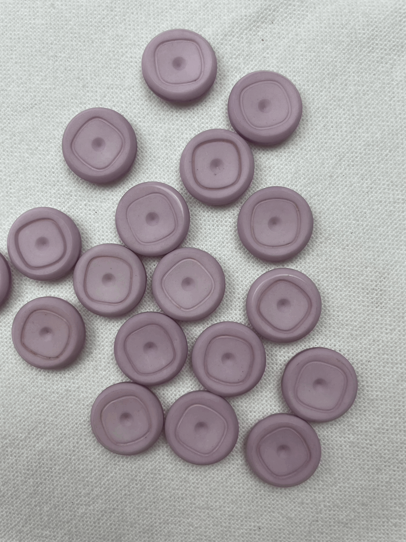 Lilac Vintage Buttons 15mm