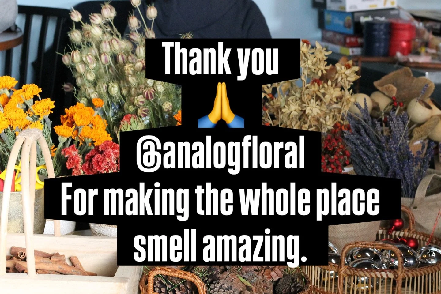 Just wrapped our first #customwreath workshop with @analogfloral ! Theres gonna be lots of happy doors this year in #seattle. 

#thingstodoinseattle #seattleholidays #seattlechristmas