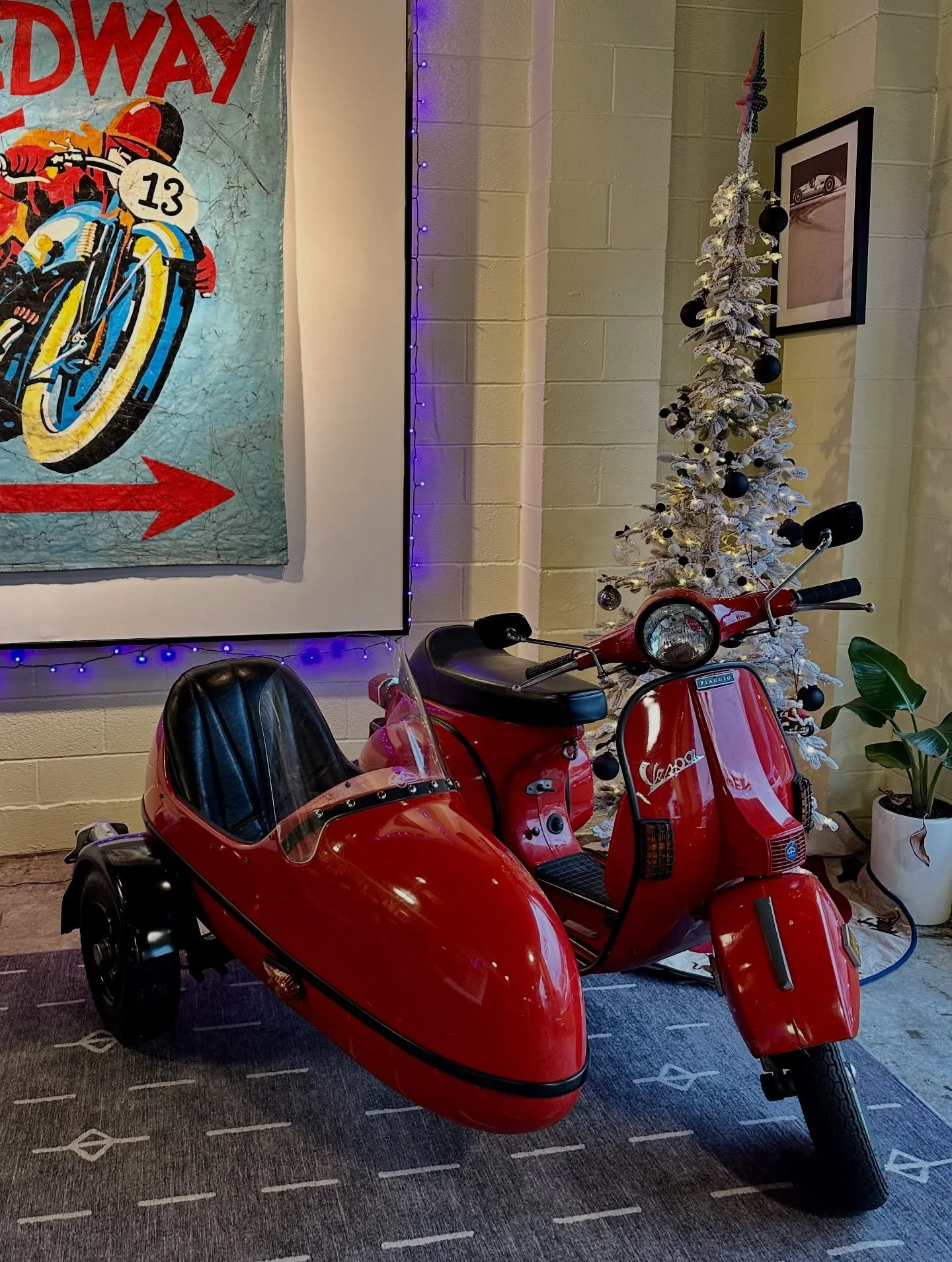 A very special customer let us borrow his daily driver to put next to the #christmastree. Not saying who&hellip; 🎅 

I know what our #christmascard picture&rsquo;s going to be.