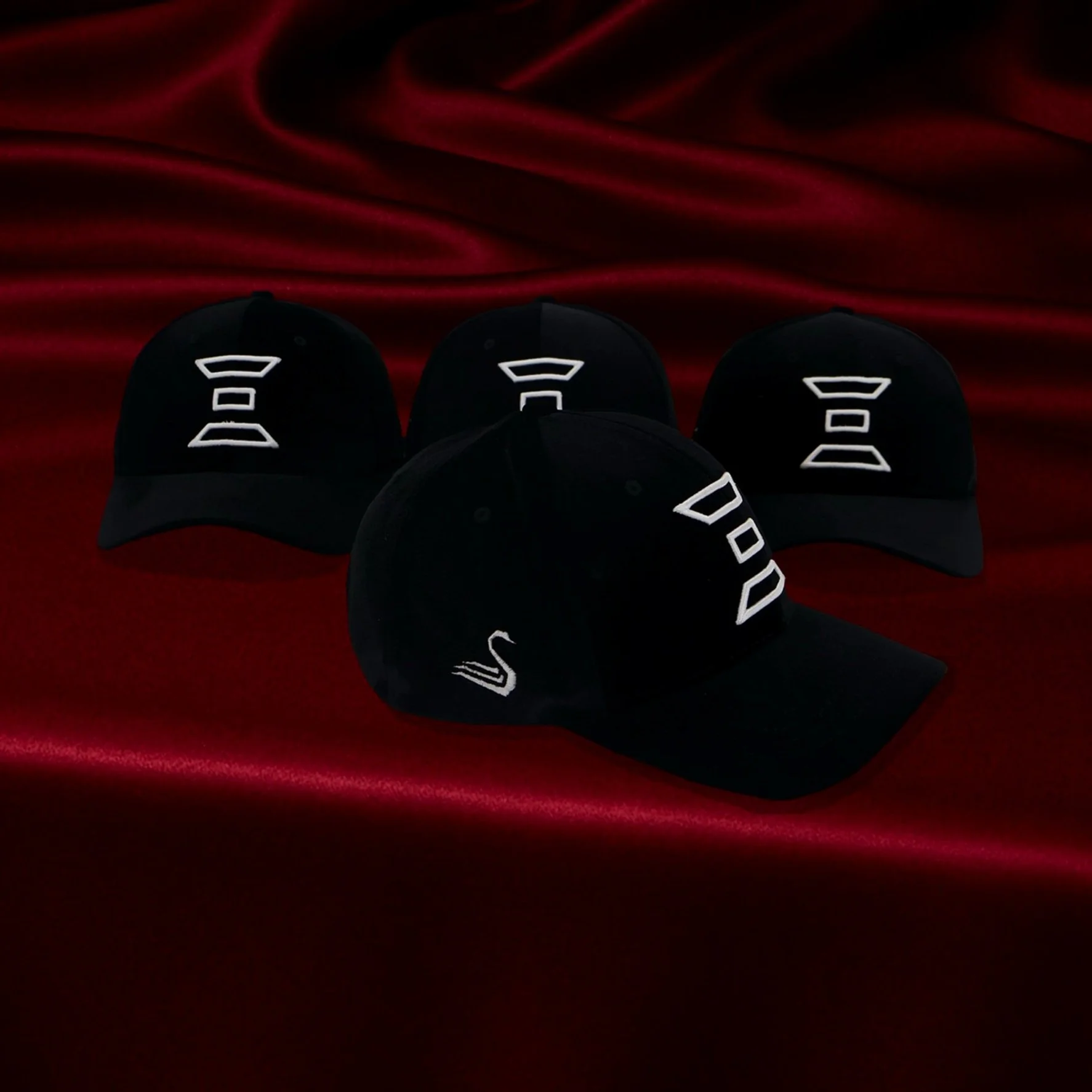 Casquette Velours Noir – Doublure Satin Protectrice