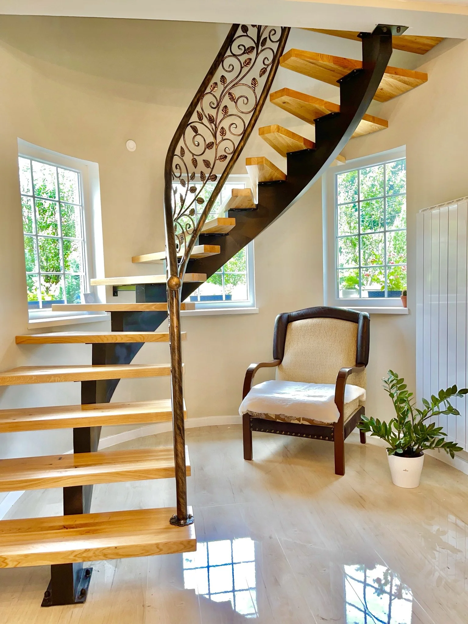 Spiral stairs metal railing