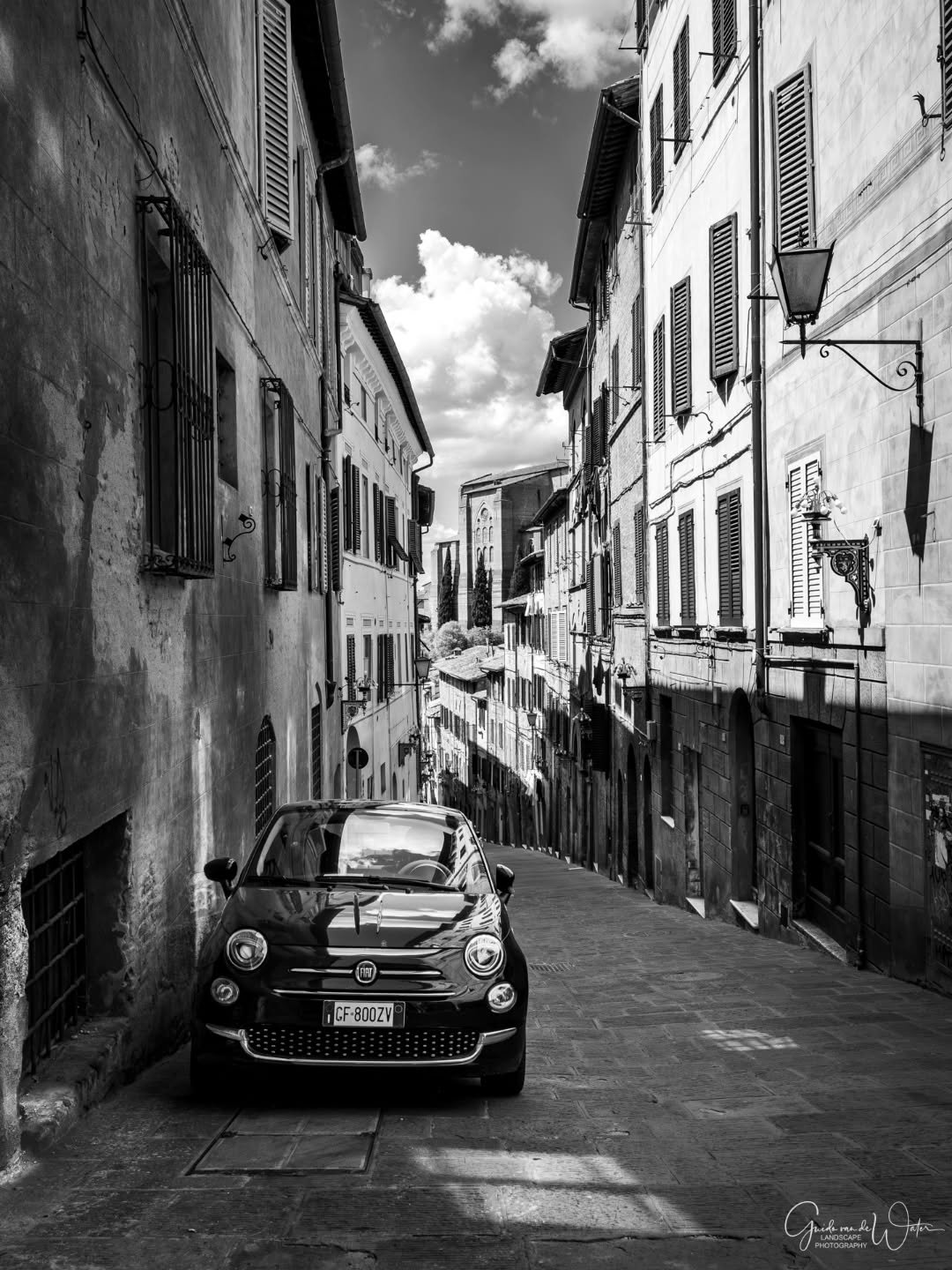 One of my favourite images from my trip to italy. Follow me on YouTube for more inspirational videos. Link in my bio. OM System OM-1 mkii 8-25 f4 pro, 30 mm, f8, iso 400, 1/32)s
#omdigitalsolutions 
#omsystemcameras 
#omsystemambassador 
#omsystemJap
