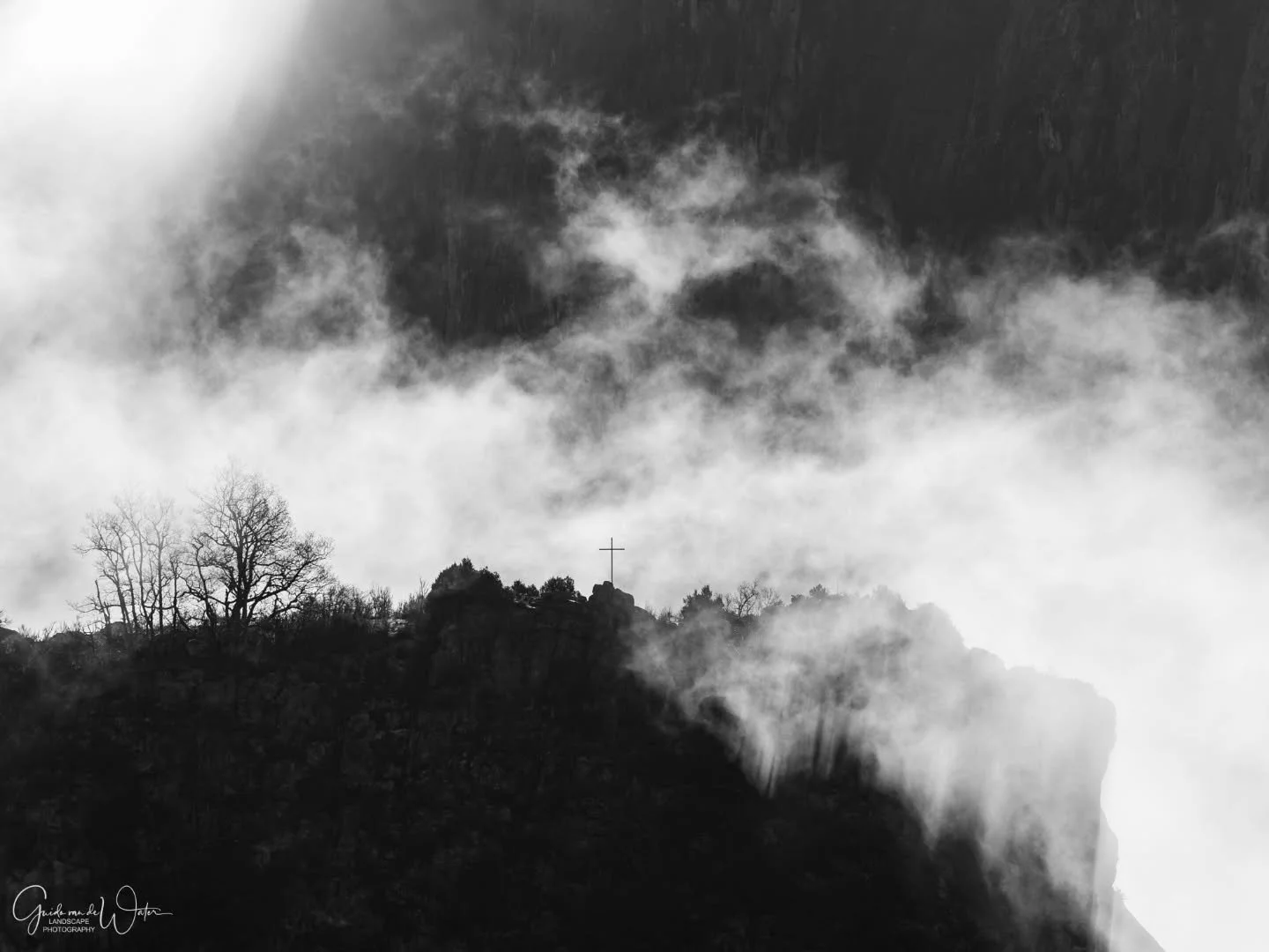 Maybe my darkest image ever, but it's one of my favourite images from my trip to France. Follow me on YouTube for more inspirational videos. Link in my bio. OM System OM-1 mkii 150-400 f4.5pro, 300 mm, f8, iso 250, 1/640s
#omdigitalsolutions 
#omsyst