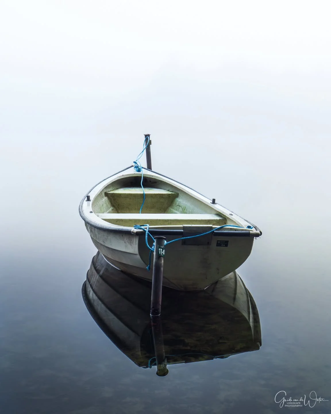 Boat floating on foggy Danish lake. Watch my YouTube channel to see how I captured this image on location. Link to the channel in my bio! OM System OM-1 mkii, 8mm, iso200, f8, 1/200s.
#omdigitalsolutions 
#omsystemcameras 
#omsystemambassador 
#omsys