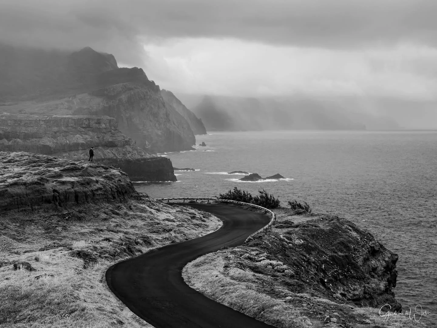 Winding coast line! Watch my Madeira YouTube video to see how I captured this image on location. Link to my YouTube channel in the bio. OM system OM-1 MKII, 8-25 F4 PRO, 50MM, F8, ISO200, 1/125S
#omsystem 
#cameranu_nl
#natuurfotografie 
@omsystem.ca