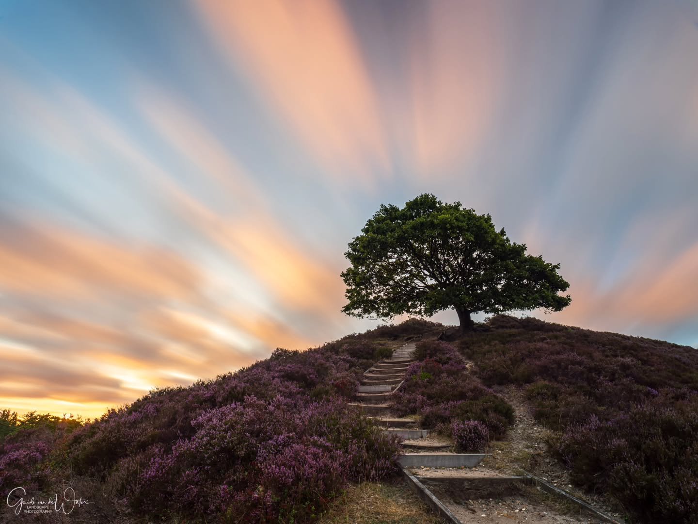 Perfect clouds. Watch my YouTube videos to see how I captured all my image on location. Link to my YouTube channel in the bio. OM system OM-1 MKII, 12-100 f4 PRO, 8MM, F7.3, ISO200, 60S
#omsystem 
#cameranu_nl 
#hollandgram 
#natuurfotografie 
@omsys