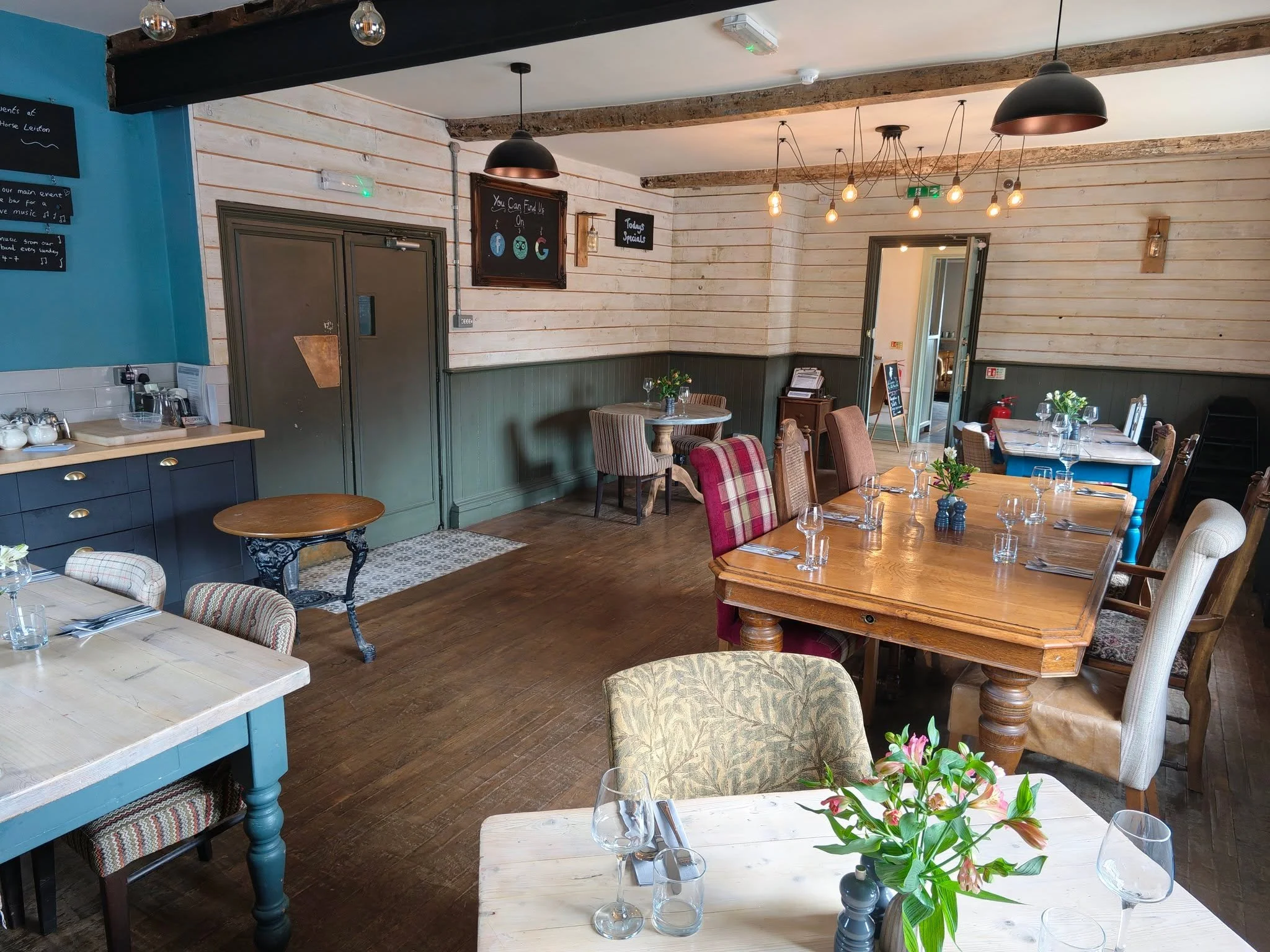 A reminder that starting next week our kitchen opens again for lunch Wednesday through Saturday 12-2pm, so come on in if you're looking for a tasty meal!

📌OAP specials will be available every Wednesday and Thursday lunch alongside the normal menu. 