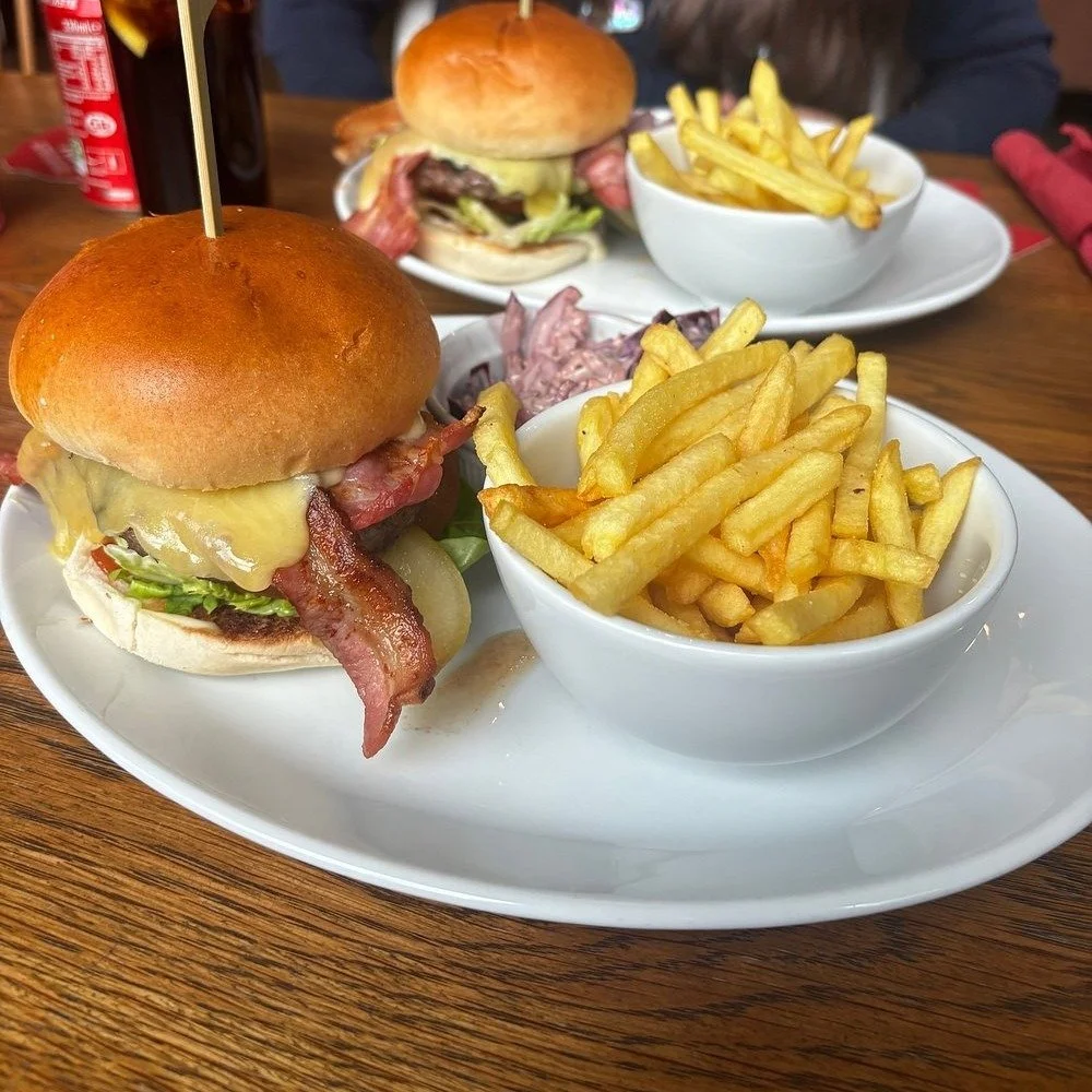 Did You Know -> The White Horse Hotel is open to non-residents for meals in our restaurants from morning until evening on most days!

Whether it&rsquo;s breakfast, lunch, or dinner you&rsquo;re welcome to walk in or book a table. 

Check out our w