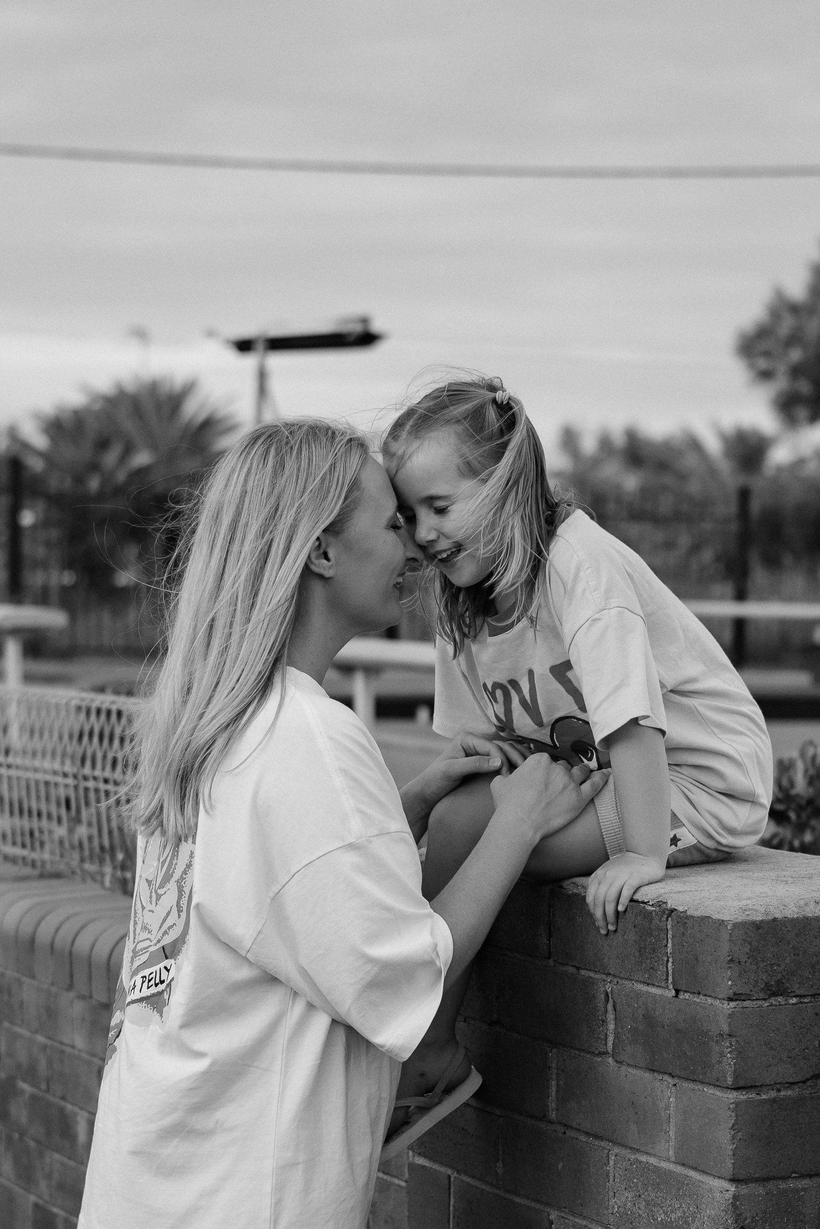 Candid family photography along the streets of Merewether Newcastle by Daina Marie Photography