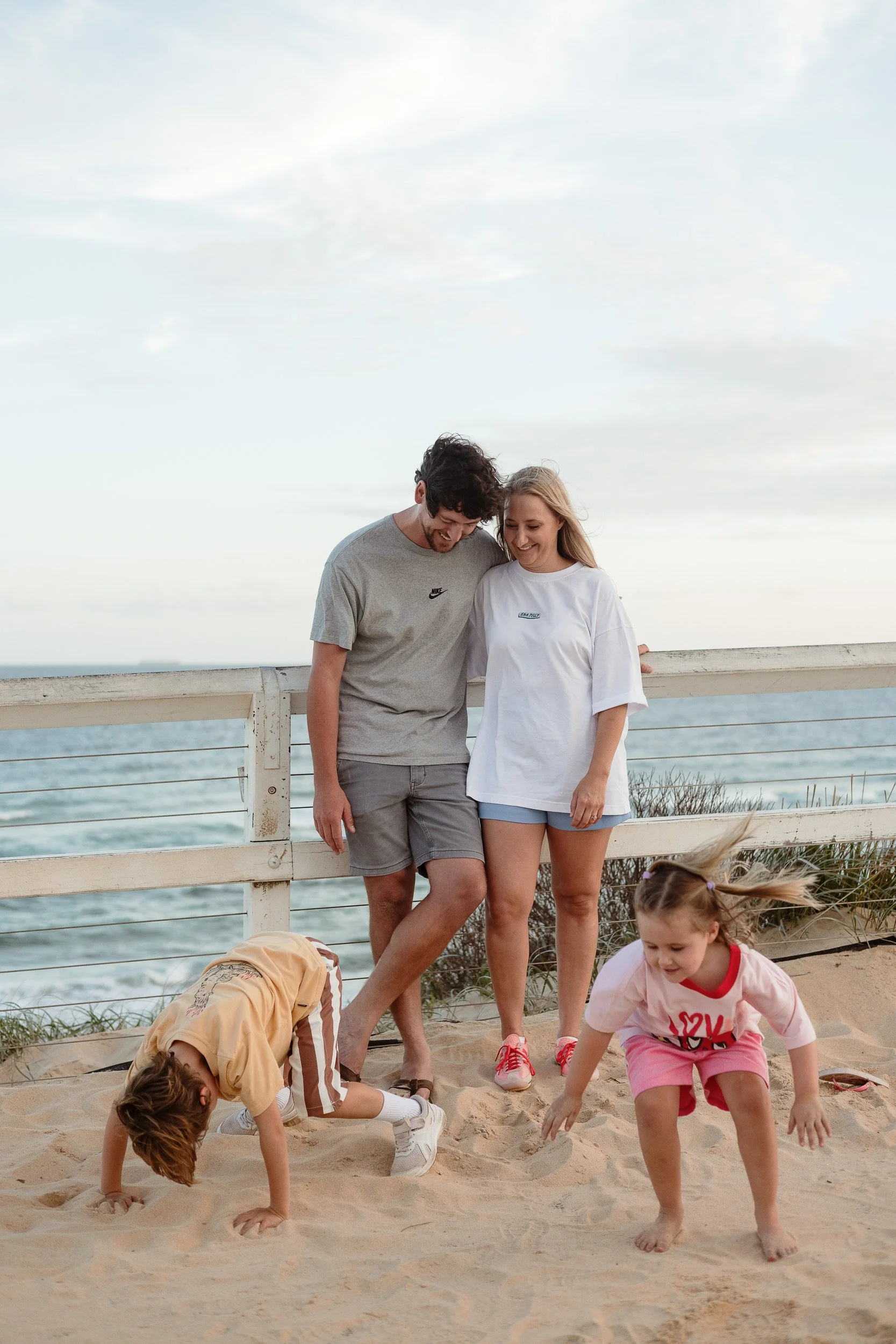 Newcastle documentary family photographer captures the Butcher family at Merewether Beach