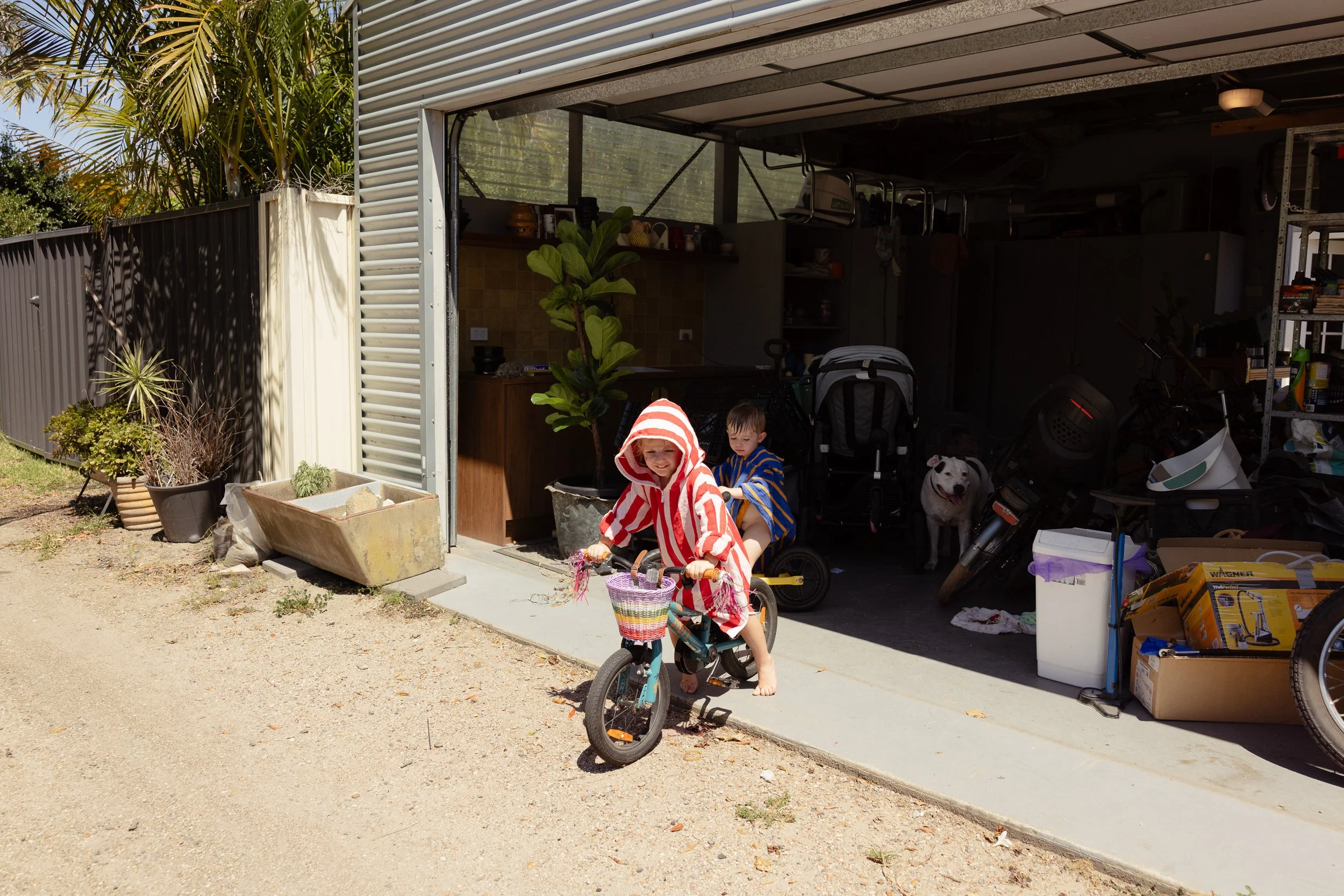 Newcastle family photographer documents in-home family moments for the Woollam family