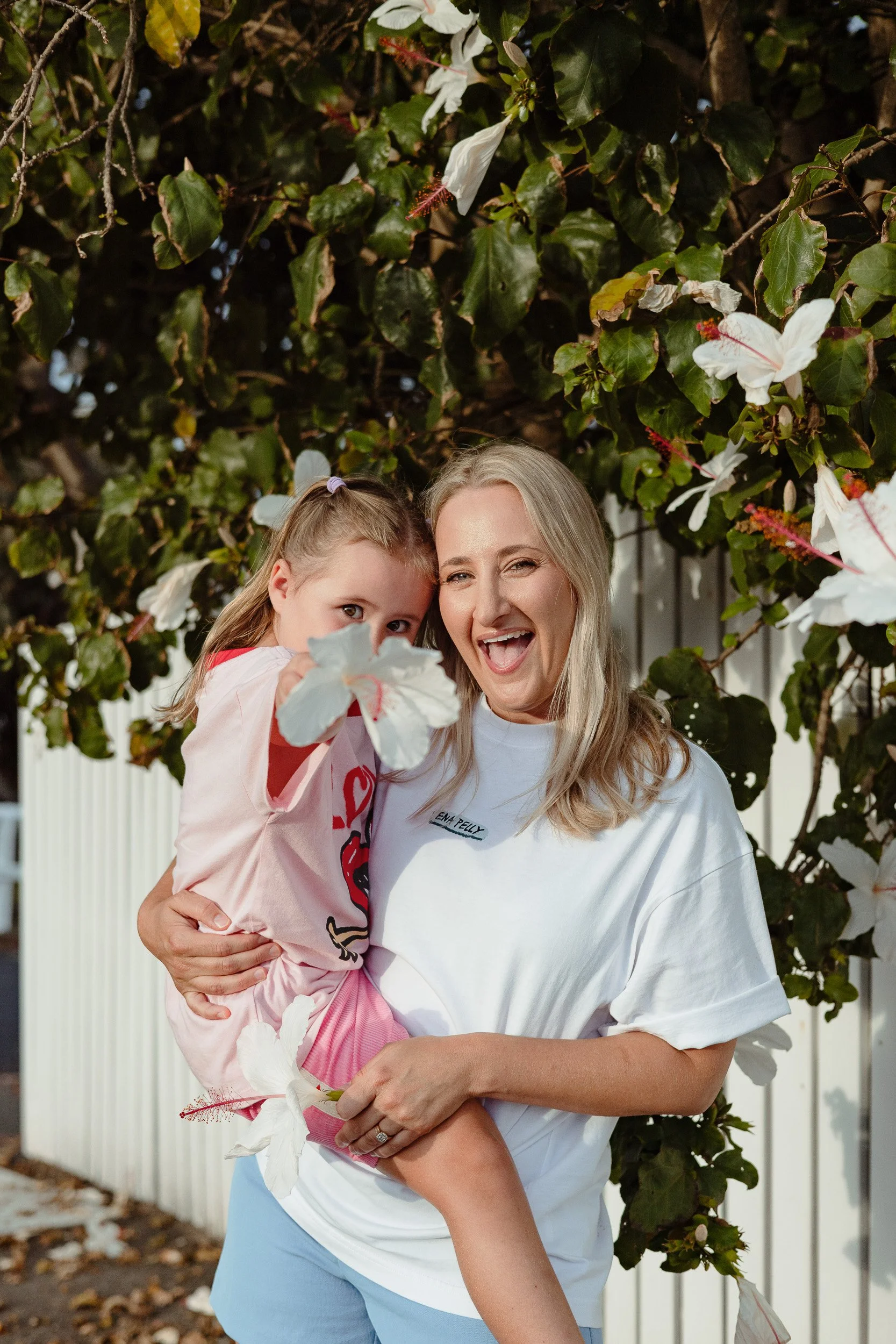 Newcastle documentary family photographer captures the Butcher family at Merewether Beach
