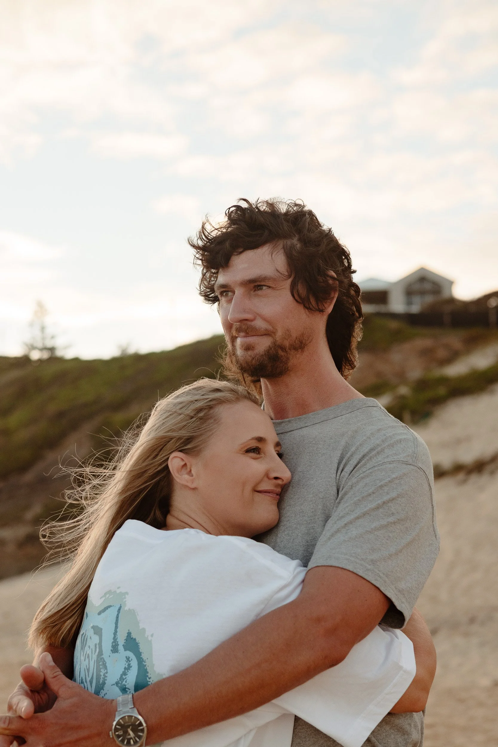 Newcastle documentary family photographer captures the Butcher family at Merewether Beach