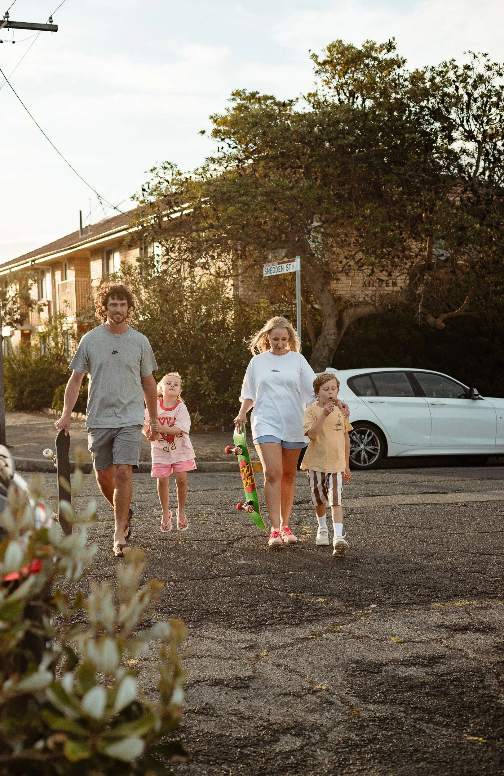 Newcastle documentary family photographer captures the Butcher family at Merewether Beach