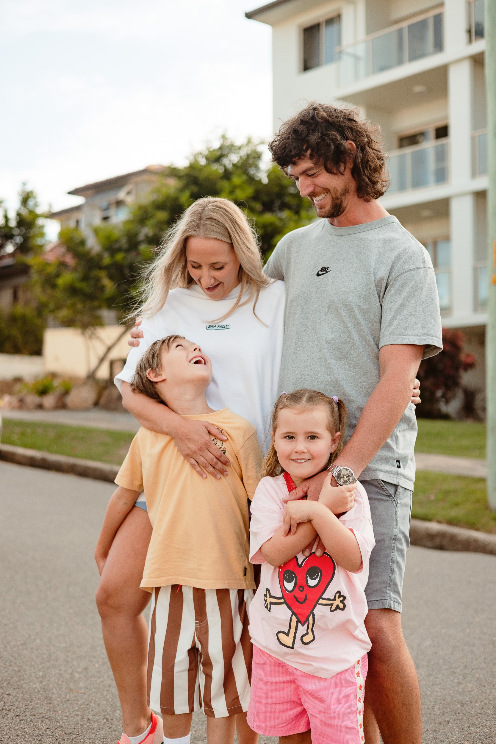 Candid family photography along the streets of Merewether Newcastle by Daina Marie Photography