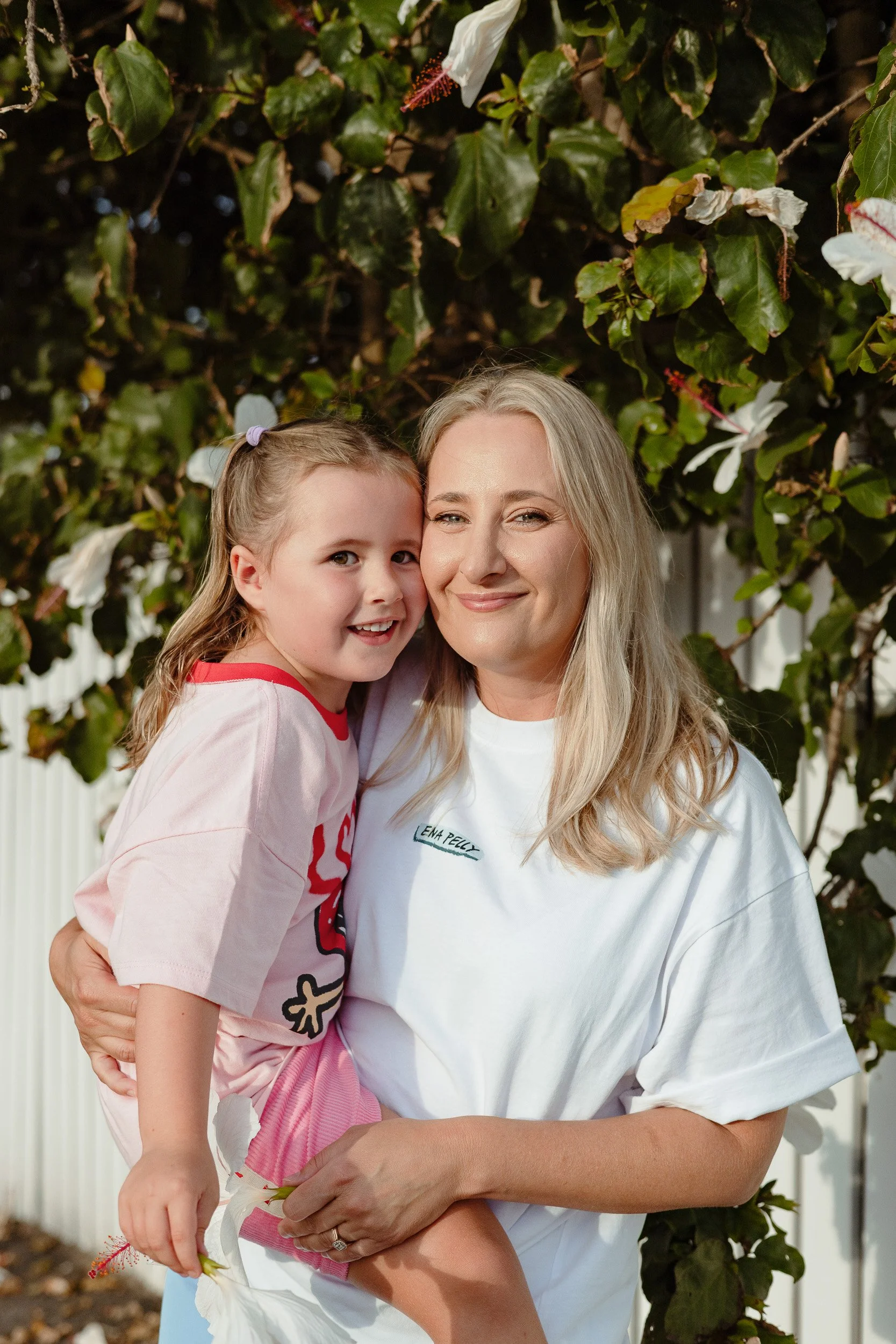 Candid family photography along the streets of Merewether Newcastle by Daina Marie Photography