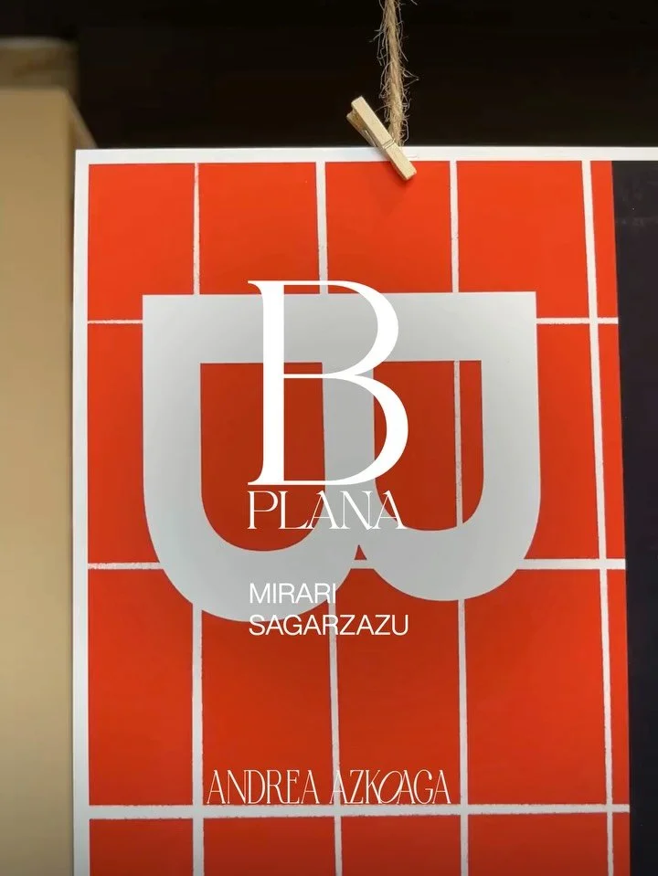 Gogo handiz aurkezten dizuegu Mirari Sagarzazuren @mirarisagarzazu &ldquo;B Plana&rdquo; liburua. Gure pitxarran inspiratutako liburua da, atzean istorio oso polita duena.

Espero dut horrekin konektatzea 🥰

Maiatzaren 4tik 17ra bere lana eta artist
