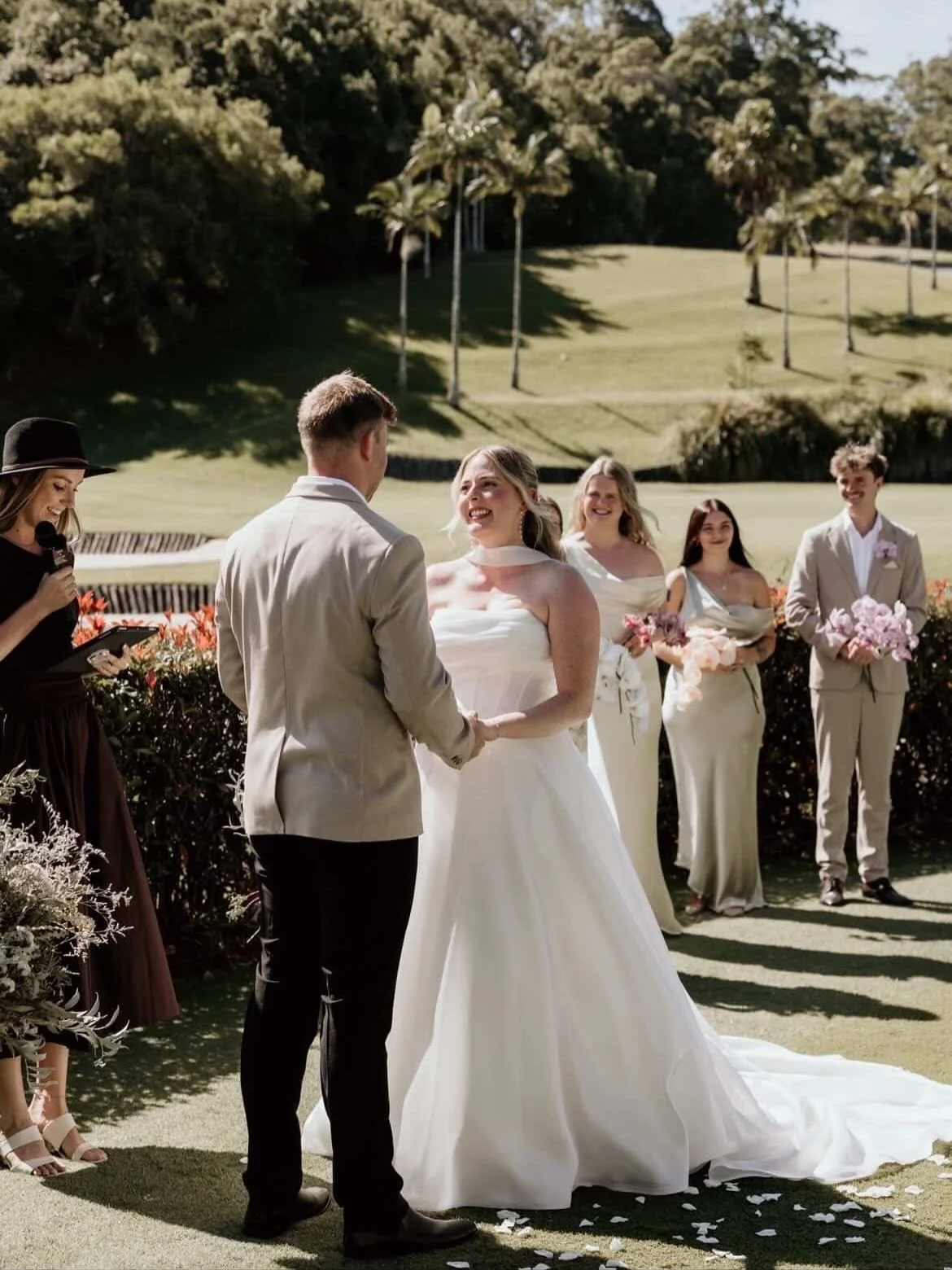 Jess and Bailey were the very first couple to book with me, and I&rsquo;m so grateful they did. Their ceremony was filled with happy tears, fun surprises, and a whole lot of love 🤍

Staying on as MC for cocktail hour and the reception meant I got to