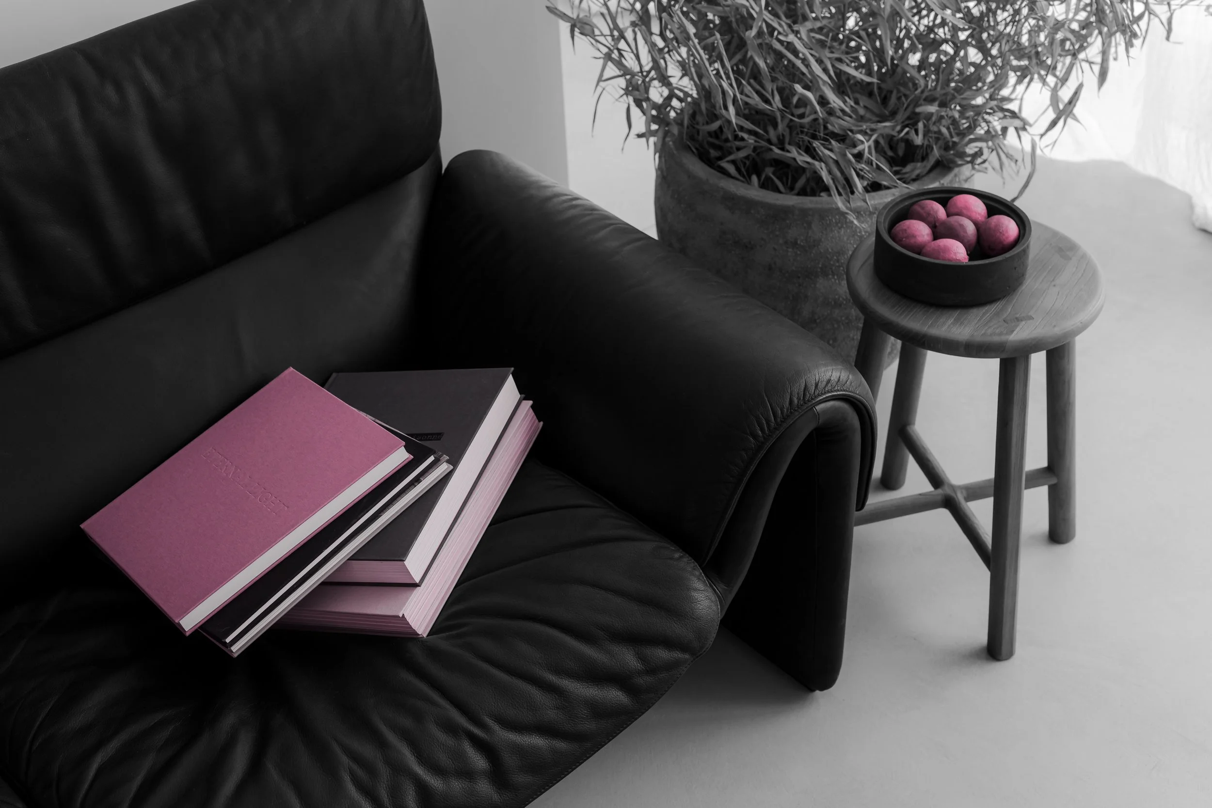 Meme pages aren’t joking anymore. They’re telling the stories first.