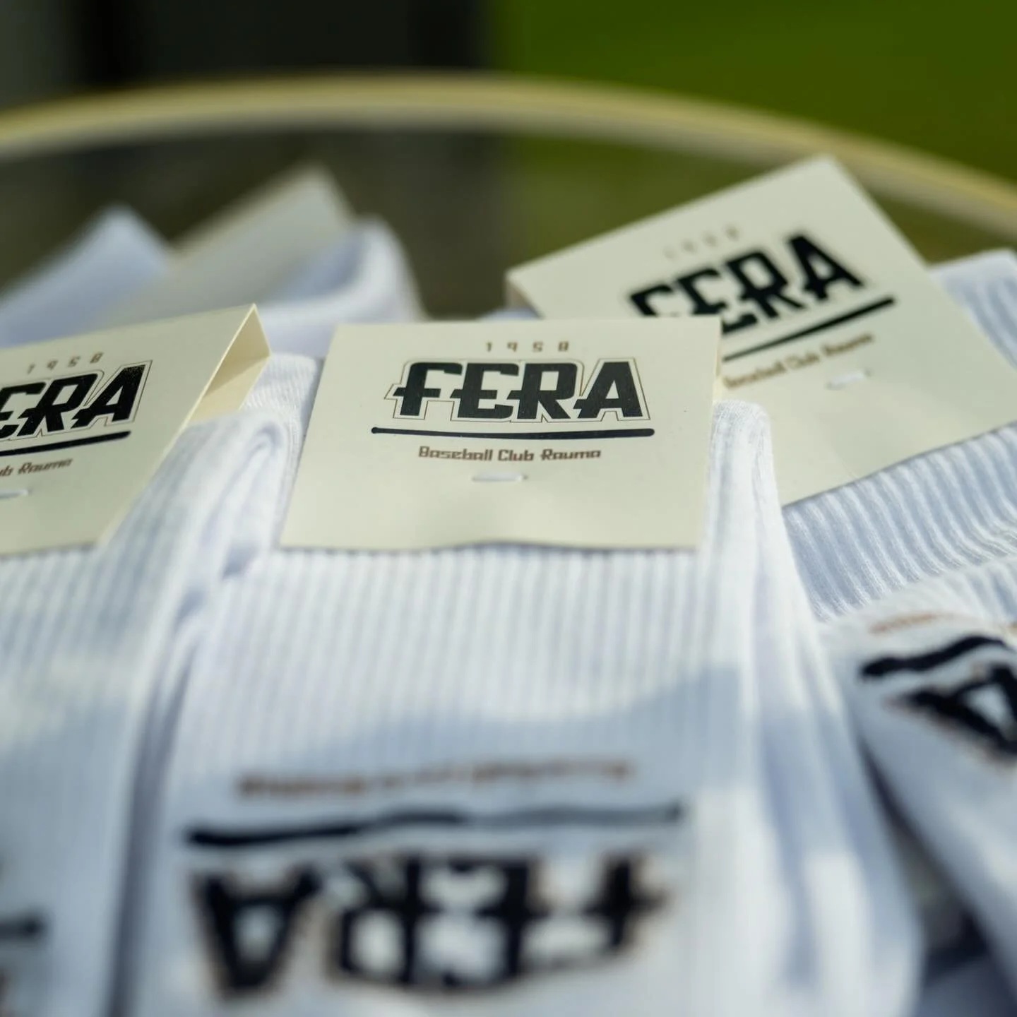 Onko pukinkontissa viel&auml; tilaa fanituotteille? Onko joululahjojen hankkiminen j&auml;&auml;nyt taas viimetinkaan? 

Feran fanituotteet ovat t&auml;ydellinen joululahja!💙 Saat ostettua fanituotteet toimistolta tai Py&ouml;r&auml; Nurmelta. Kipin