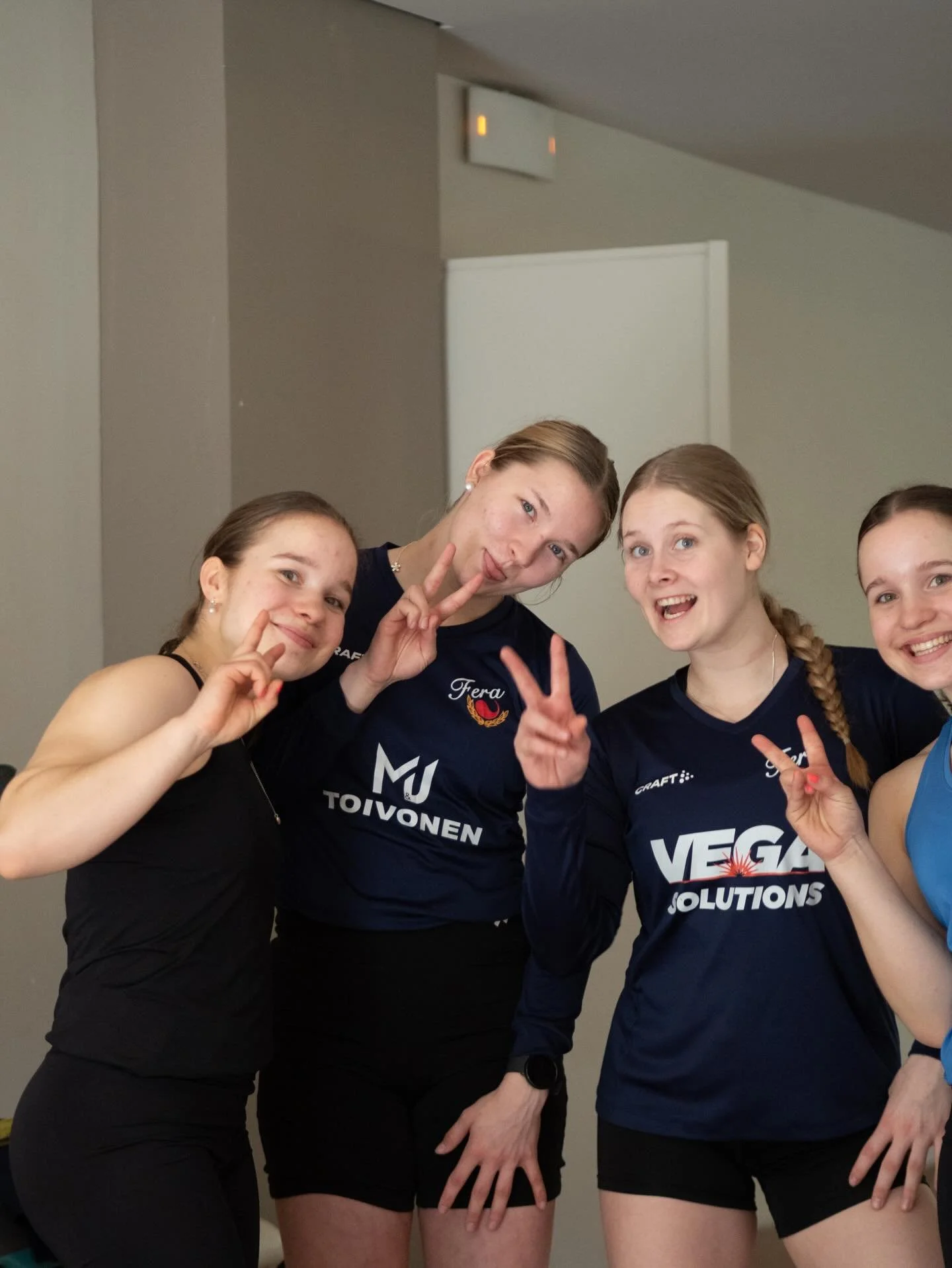 Treenileiri on k&auml;ynnistetty Kreikassa!

Seuraavina p&auml;ivin&auml; tiedossa aurinkoa, treeni&auml; ja ajanviettoa joukkueella💙

Lis&auml;&auml; mielenkiintoista sis&auml;lt&ouml;&auml; my&ouml;s tulossa, joten pysy kuulolla!🤫

📸: @iidajjose