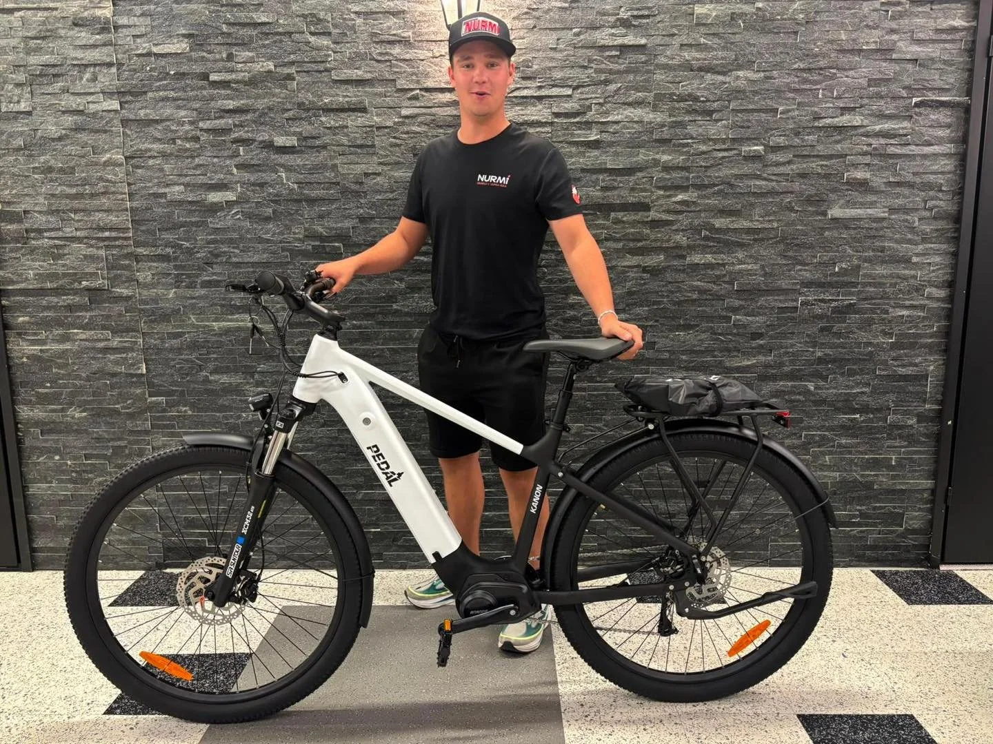 Feran arpajaiset on arvottu!💙

Feran arpajaisten voittajat on julkaistu nettisivuilla. P&auml;&auml;palkintona arpajaisissa oli Py&ouml;r&auml;-Nurmen Kanon Pedal s&auml;hk&ouml;py&ouml;r&auml; (arvo 3 499 &euro;)🔥

Fera onnittelee arpajaisten voit
