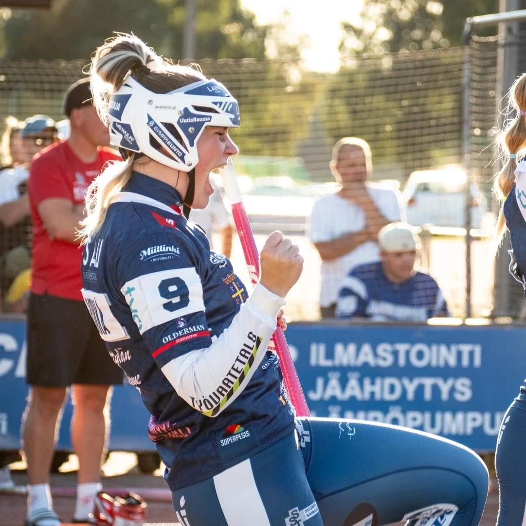 Tulevana lauantaina koittaa runkosarjan viimeinen kotipeli!

Fera kohtaa kotiareenallaan Jyv&auml;skyl&auml;n Kiritt&auml;ret ja pelin panoksena on eritt&auml;in t&auml;rke&auml;t pisteet. T&auml;m&auml;n viikon j&auml;lkeen selvi&auml;&auml; joukkue