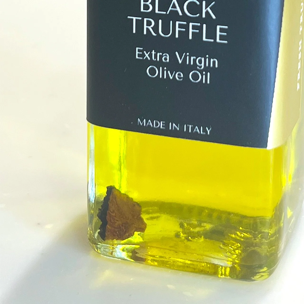 100ml_blacktruffleoil_5.jpg