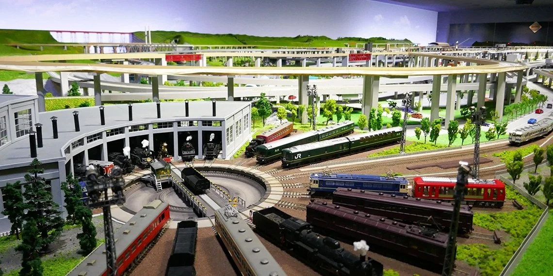 img-diorama.jpg