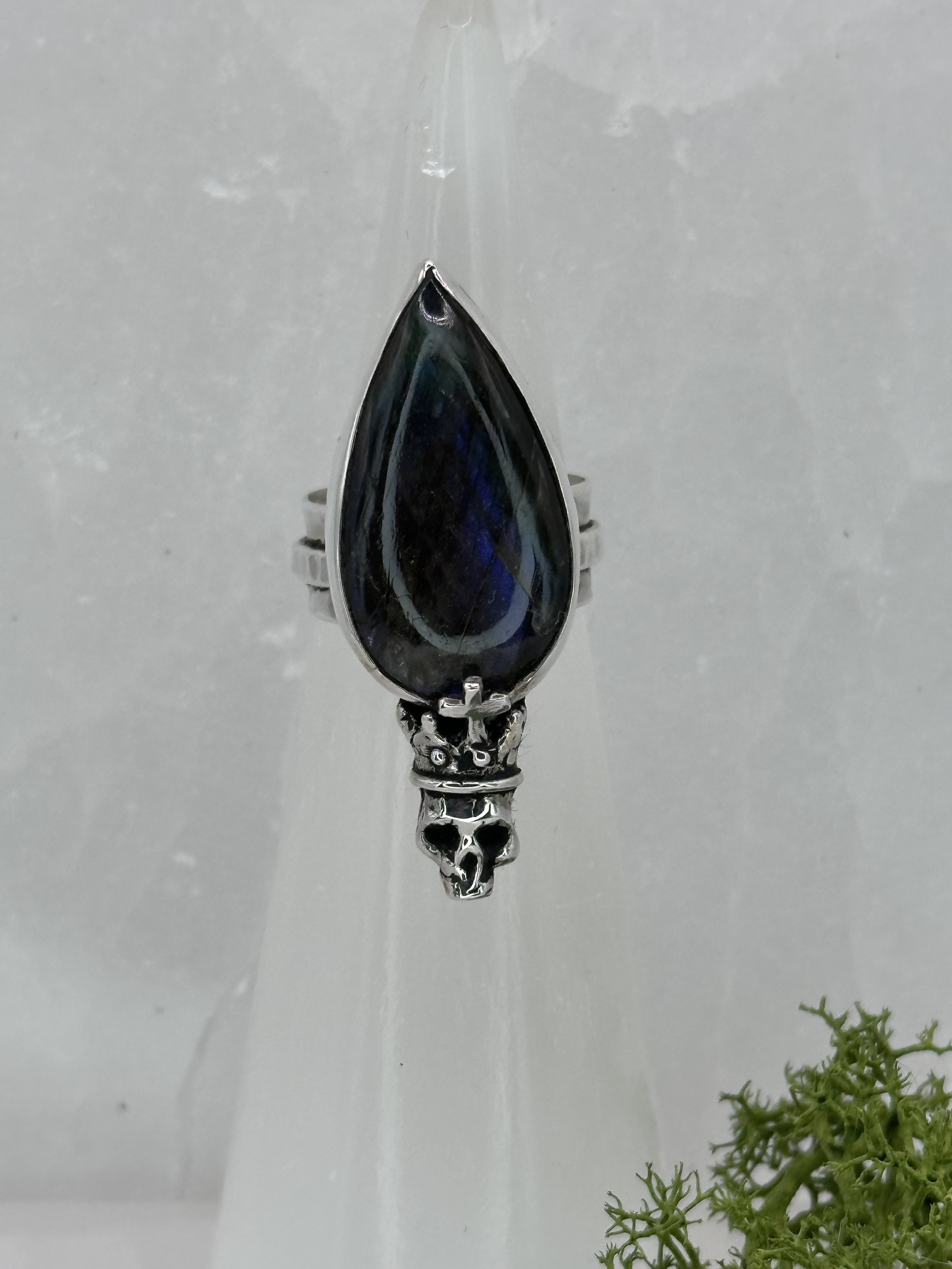 Labradorite Queen Ring