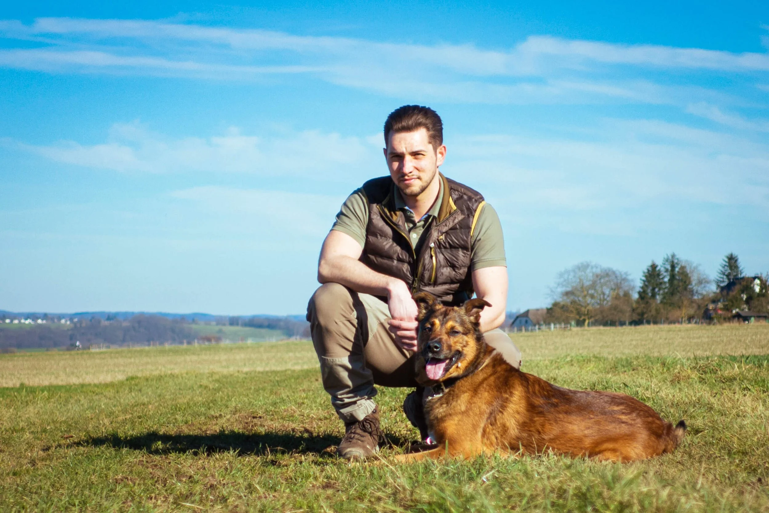 Tiertherapie Amvet in Bonn: Luca Babczynski bietet mobile Physiotherapie, Tierchiropraktik und Tiernaturheilkunde für Tiere an.