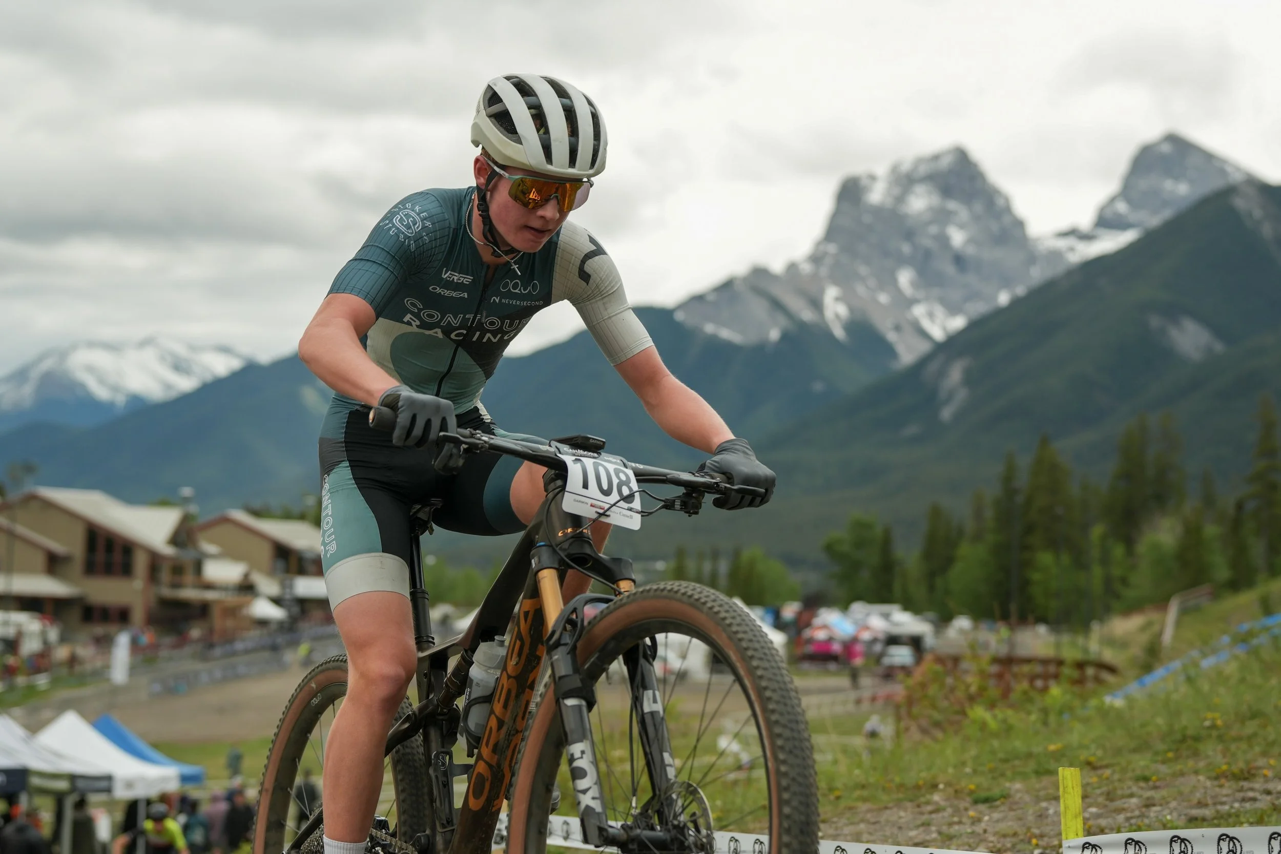 The crew got up to Canmore for @canmoremtbclassic earlier this week with the races kicking off yesterday with some ripping XCO.  Eyes set on XCC starting here soon! Special thanks to @julboeyewearna for the specs making the changing conditions a non 