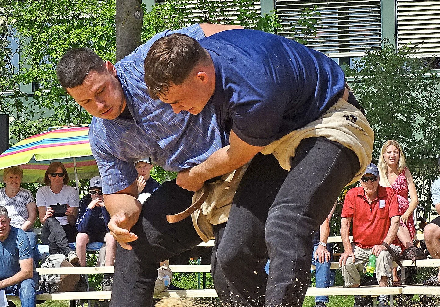Fabian Scherrer im Schlussgang – Benhard Bullakaj nahe am ersten Kranz