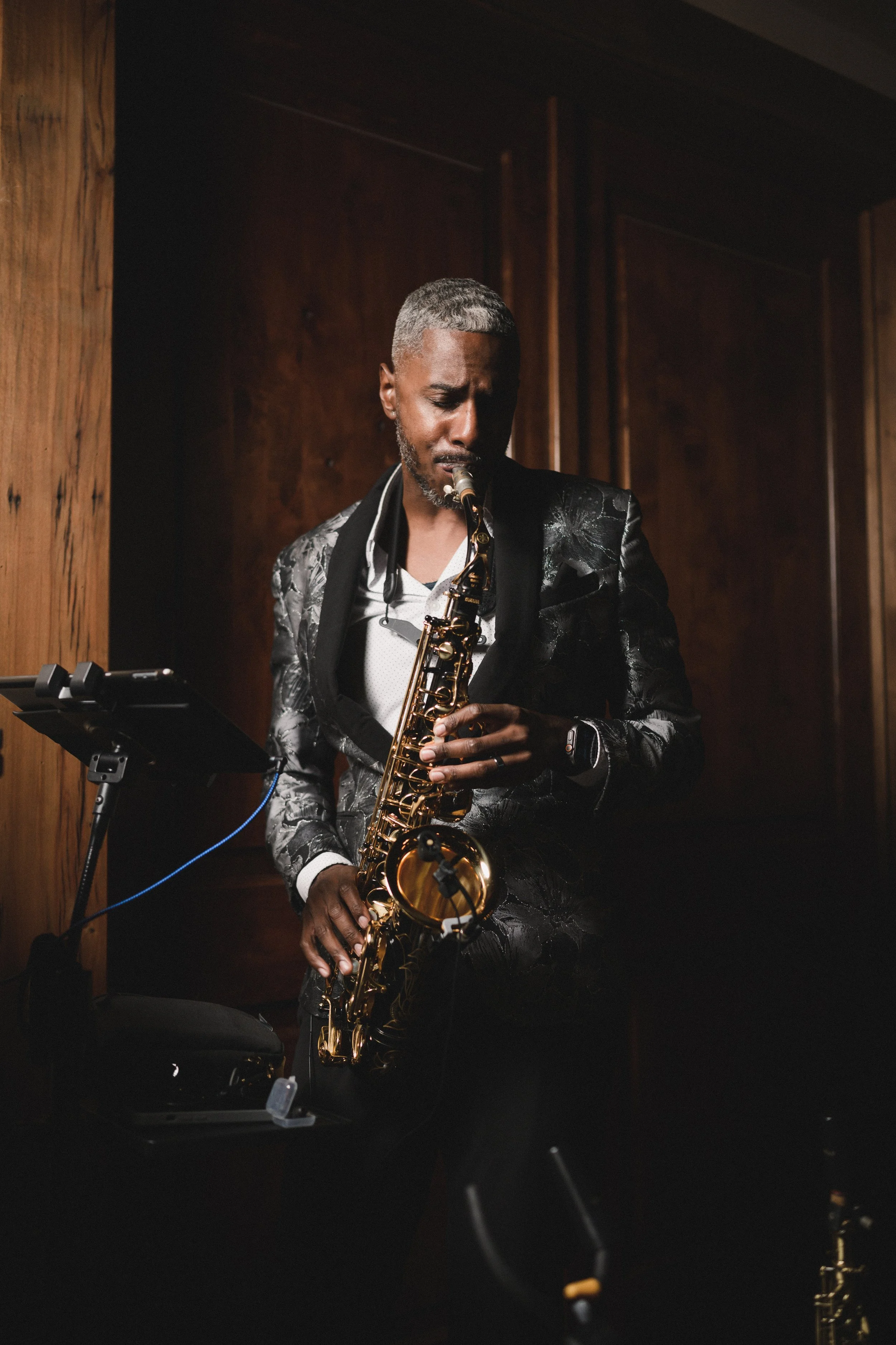 EDM Wedding DJ &amp; Live Saxophonist | Why Couples Love This Wedding Trend