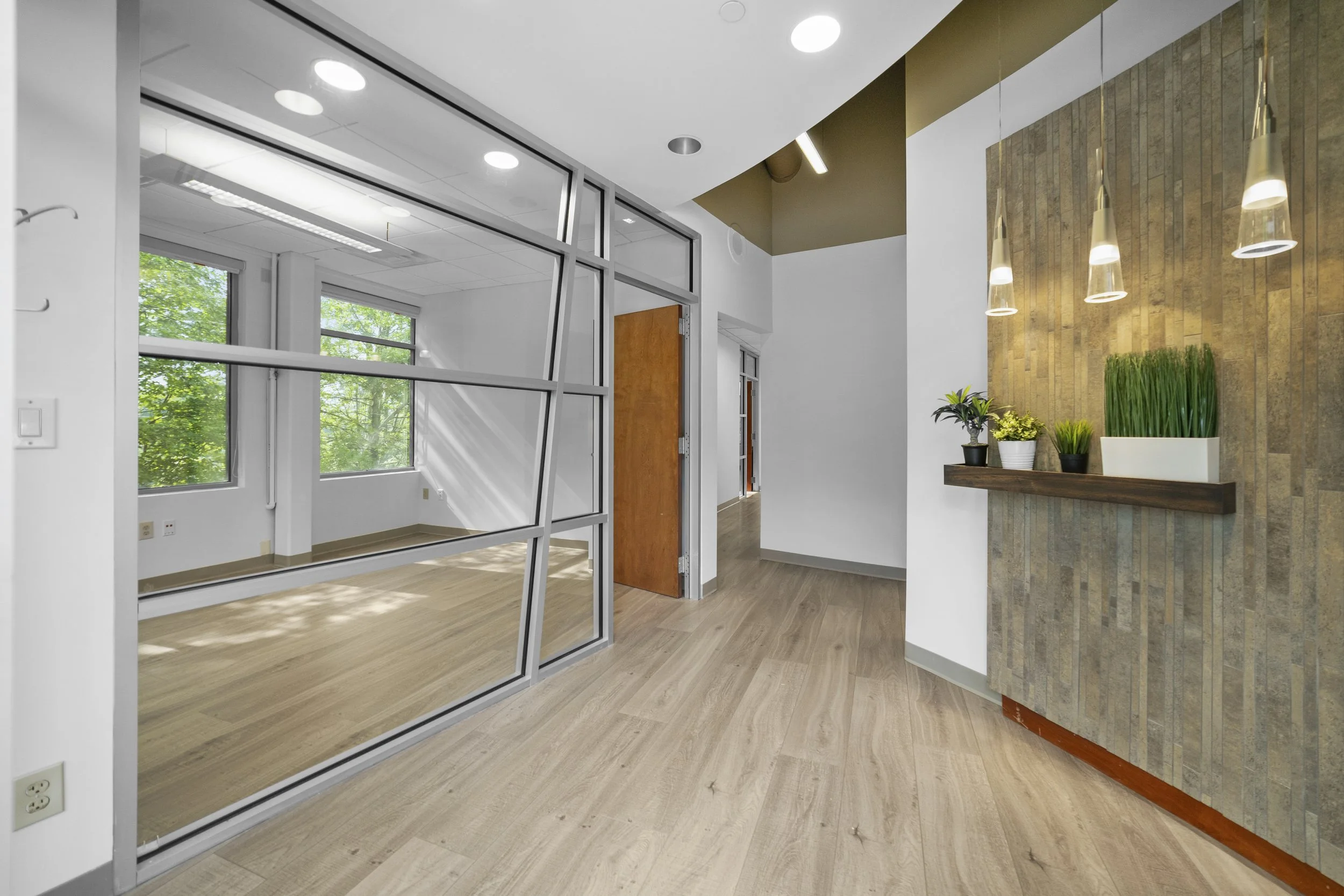 Copy of Suite E200-14.jpg