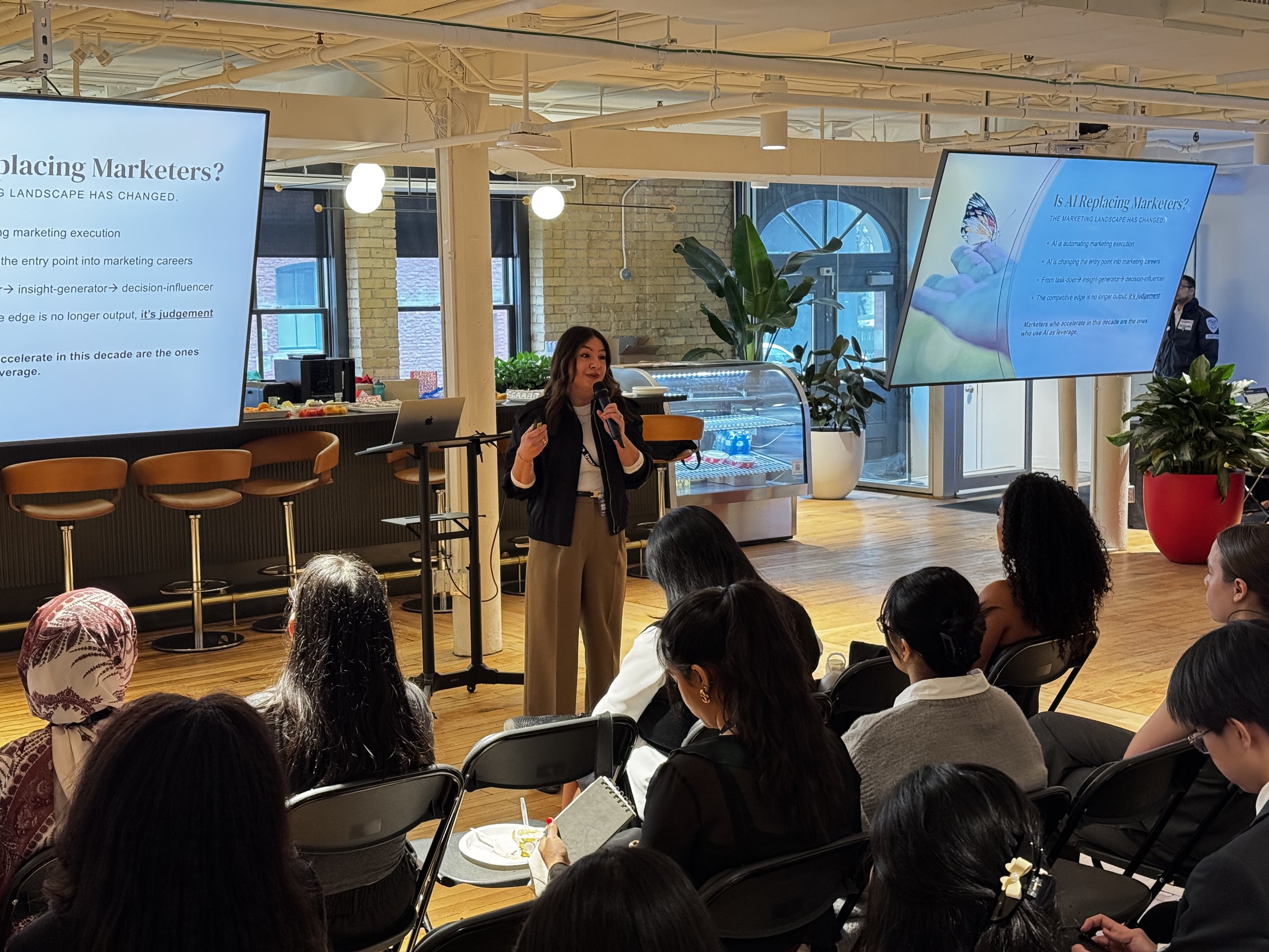 Keynote Presentation Maria Fiorini Search Marketing Expert