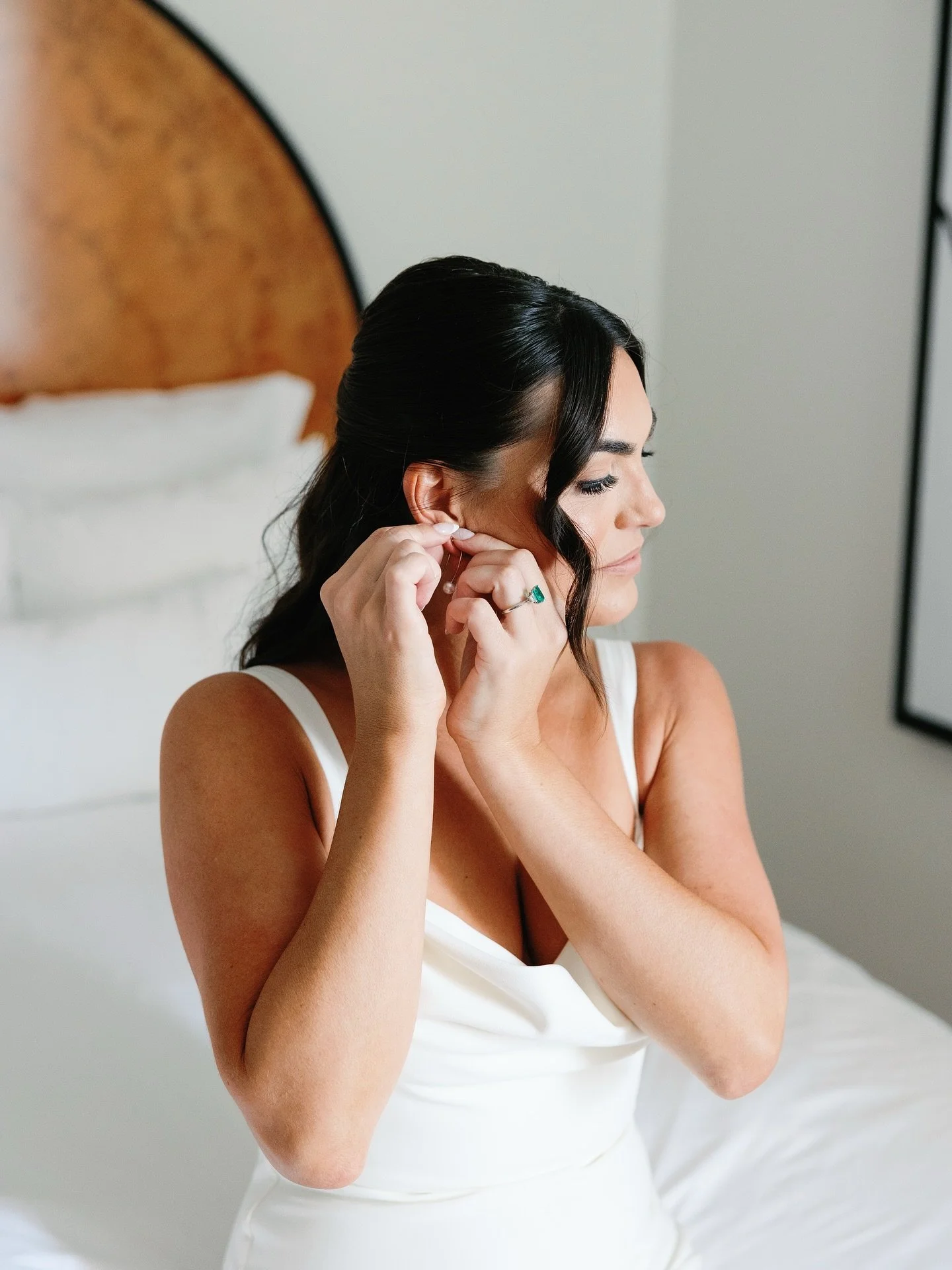 We live for these first looks 🥹❤️🙏🏽

H&amp;MU by: @makeupbyalby +Pro team 

#weddinghmua #dcbrides #dcweddings #2025brides #2026bridestobe #2026brides #vamakeupartist