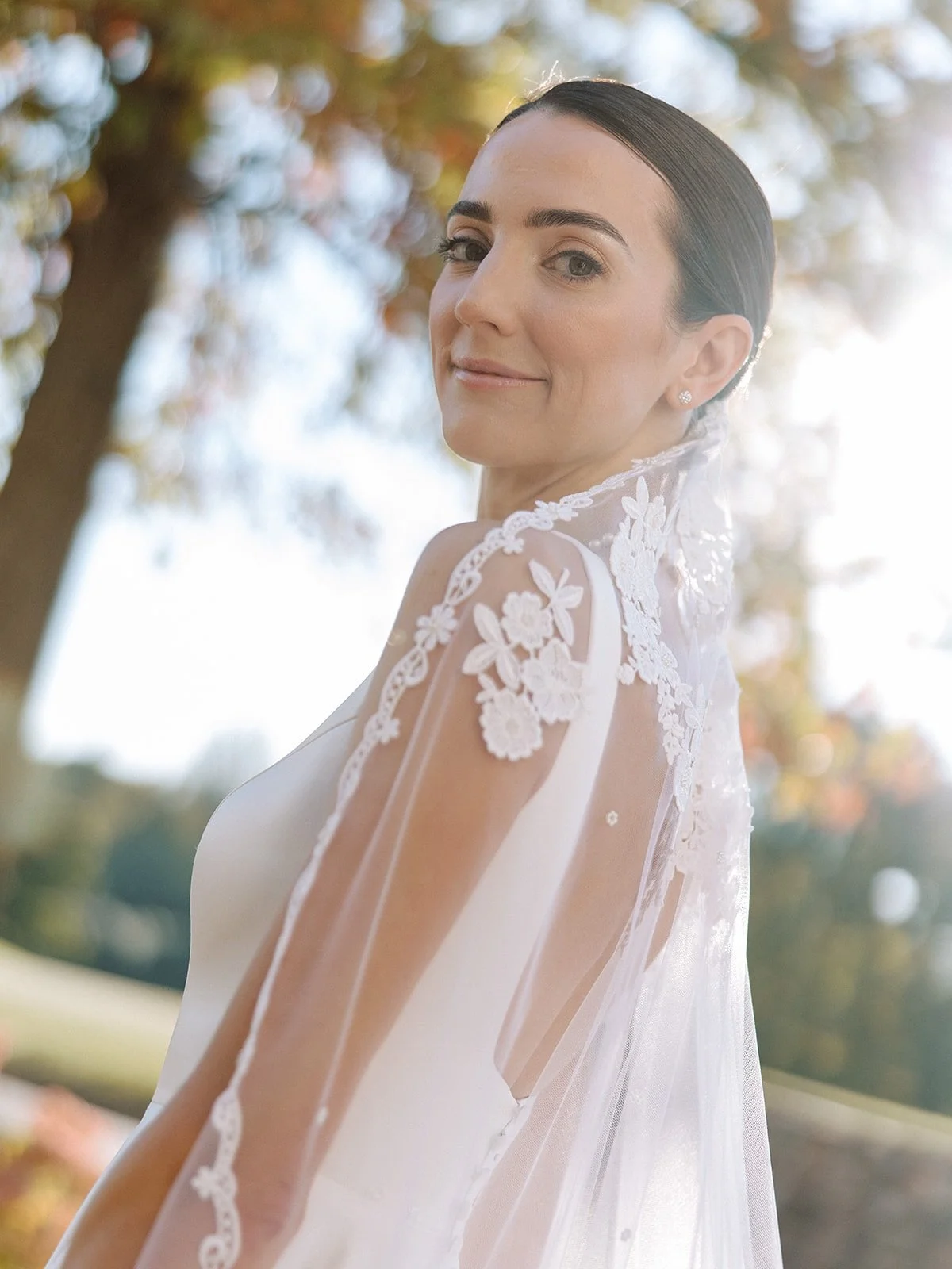 The way i am obsessed with this elegance is insane 😩

#mdwedding #mdbrides #mdmakeupartist #dcweddings #dcweddingplanner #dmua #dmvbridalartist #dchmua #dcbrides #2025weddings #2025brides #2026brides 

Photographer: @katie.lewis.photo
Planning &amp;