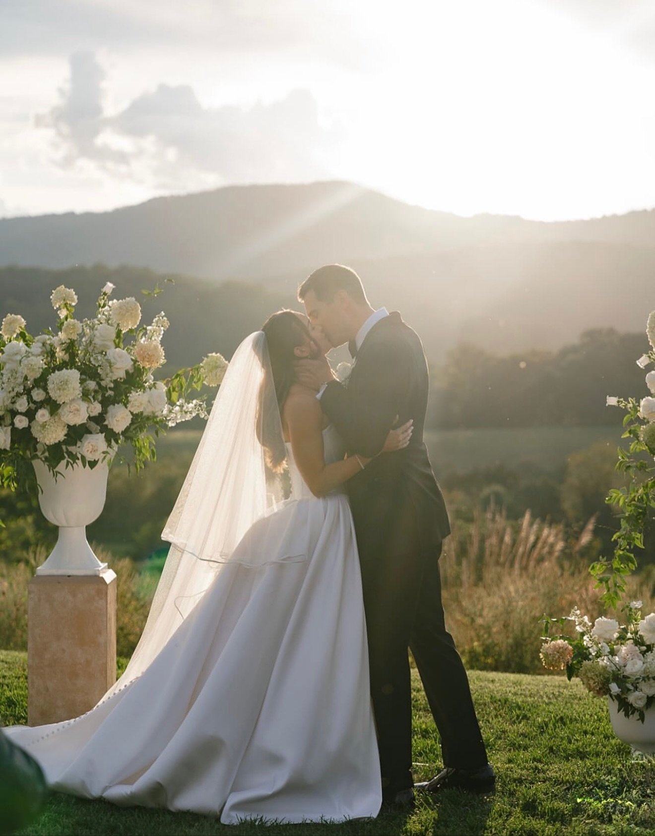 Already missing October 🤍

McKenzie&rsquo;s wedding day was one to never forget! October really is the new June. Perfect weather, perfect everything. 

Hair &amp; Makeup by: @makeupbyalby and talented team 

@hanagonzalezphoto 
@marriageandmimosas 

