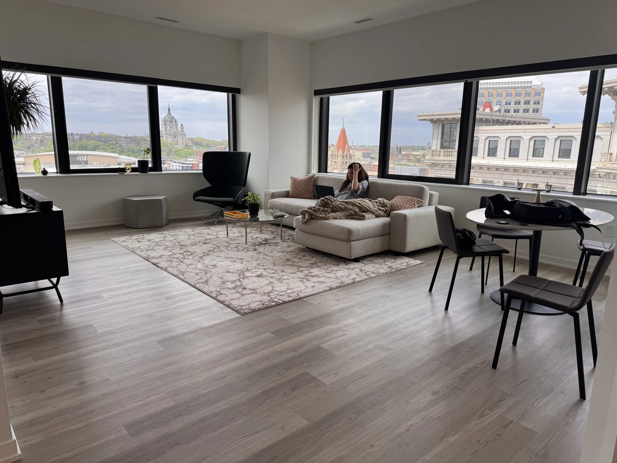 SAINT PAUL APARTMENT TOUR: LANDMARK TOWER