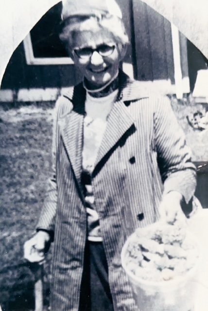 Louise Avery Short Carlyle ("Bammi") - Natasha's Great-Grandmother and neighbor/friend to Ethel